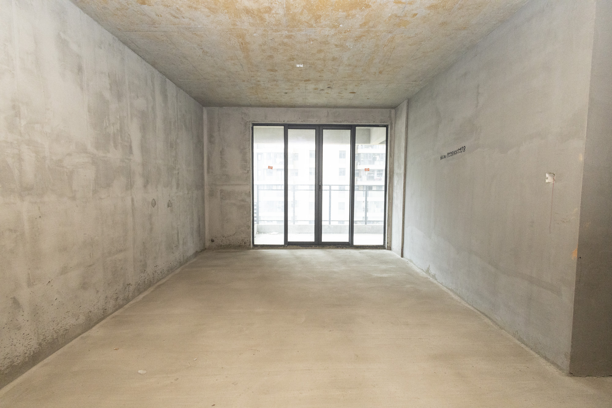 嘉宇北部湾BC区 4室2厅2卫 64.8万 嘉宇北部湾BC区 4室2厅2卫 64.8万客厅