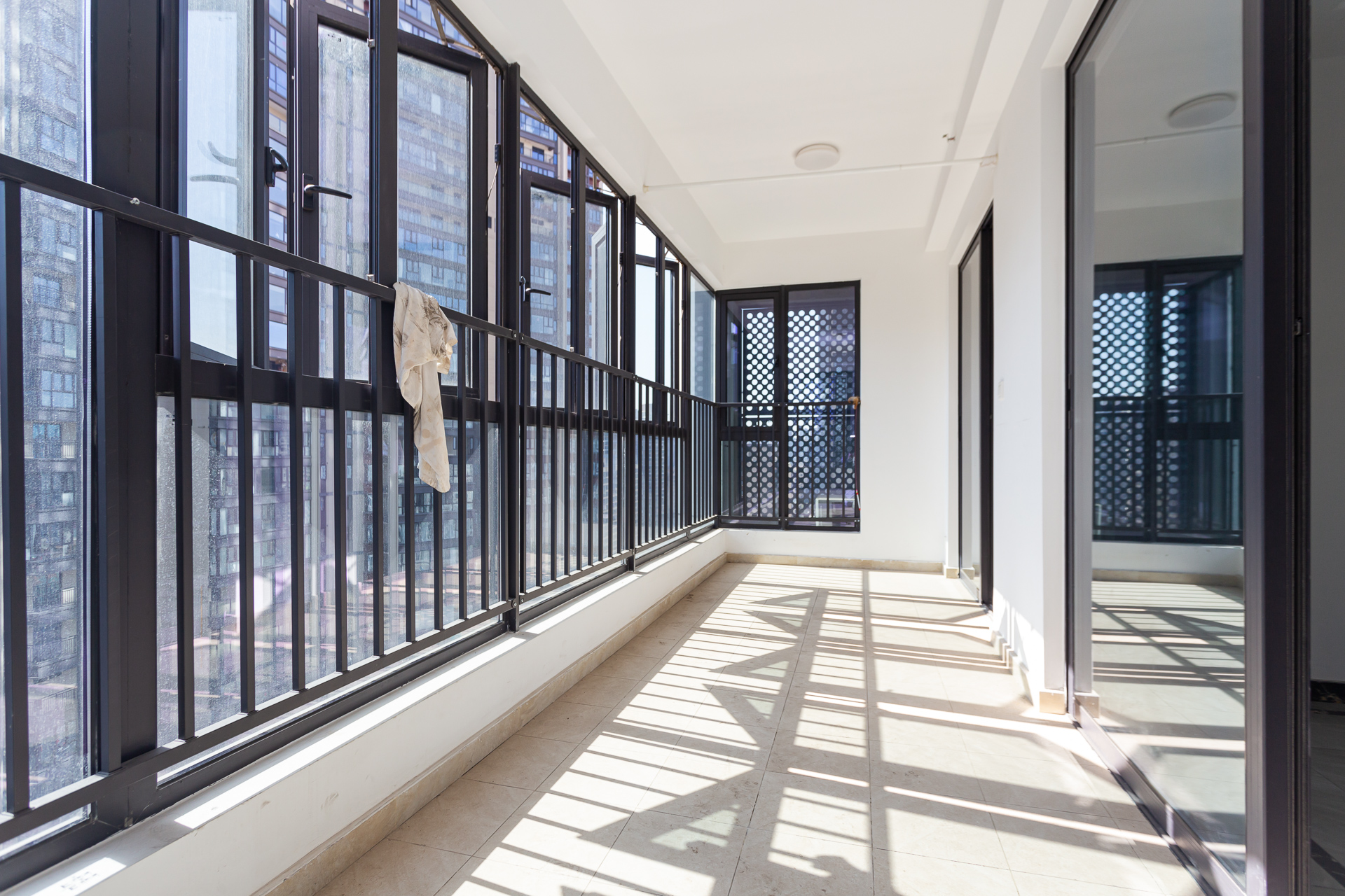 万润滨江天著  4室2厅2卫    145.0万 万润滨江天著  4室2厅2卫    145.0万阳台