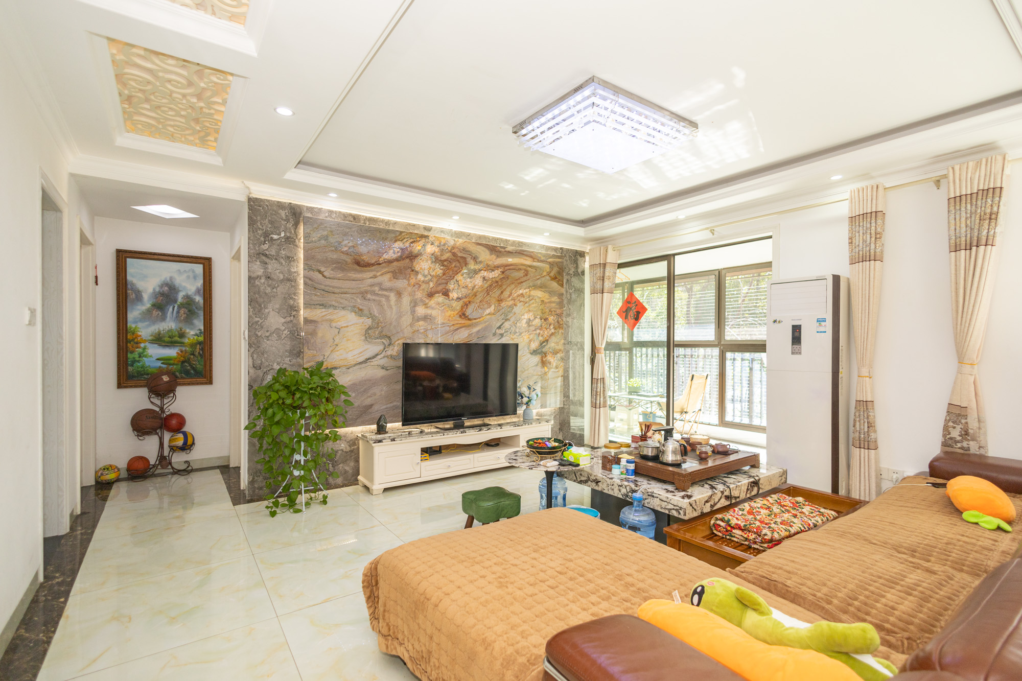 华润凤凰城三期 4室2厅2卫 128.6万 华润凤凰城三期 4室2厅2卫 128.6万客厅