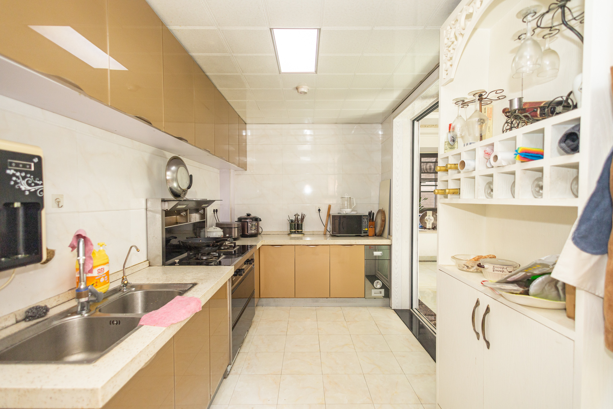 华润凤凰城三期 4室2厅2卫 128.6万 华润凤凰城三期 4室2厅2卫 128.6万厨房