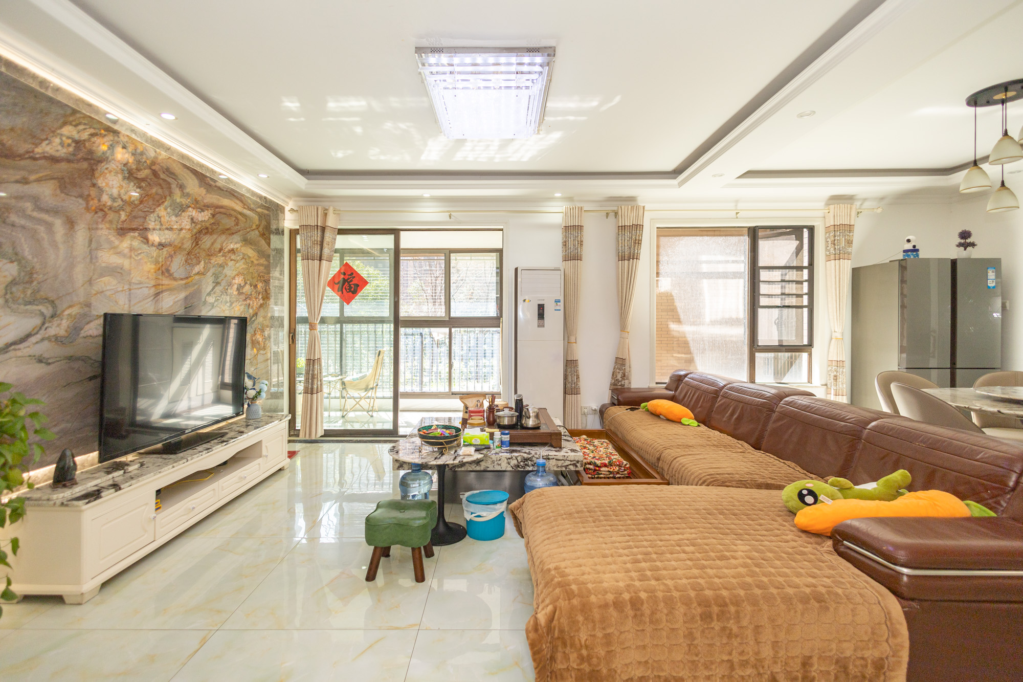 华润凤凰城三期 4室2厅2卫 128.6万 华润凤凰城三期 4室2厅2卫 128.6万客厅