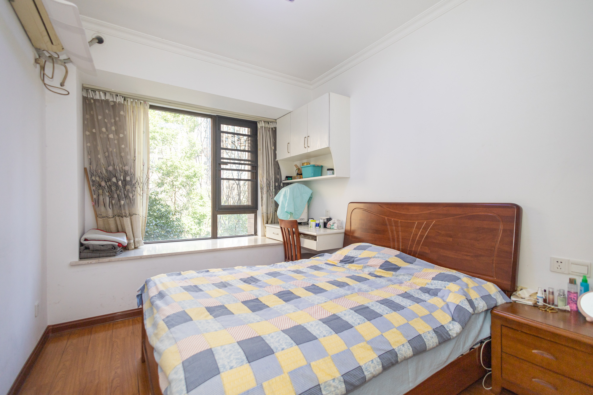 华润凤凰城三期 4室2厅2卫 128.6万 华润凤凰城三期 4室2厅2卫 128.6万卧室