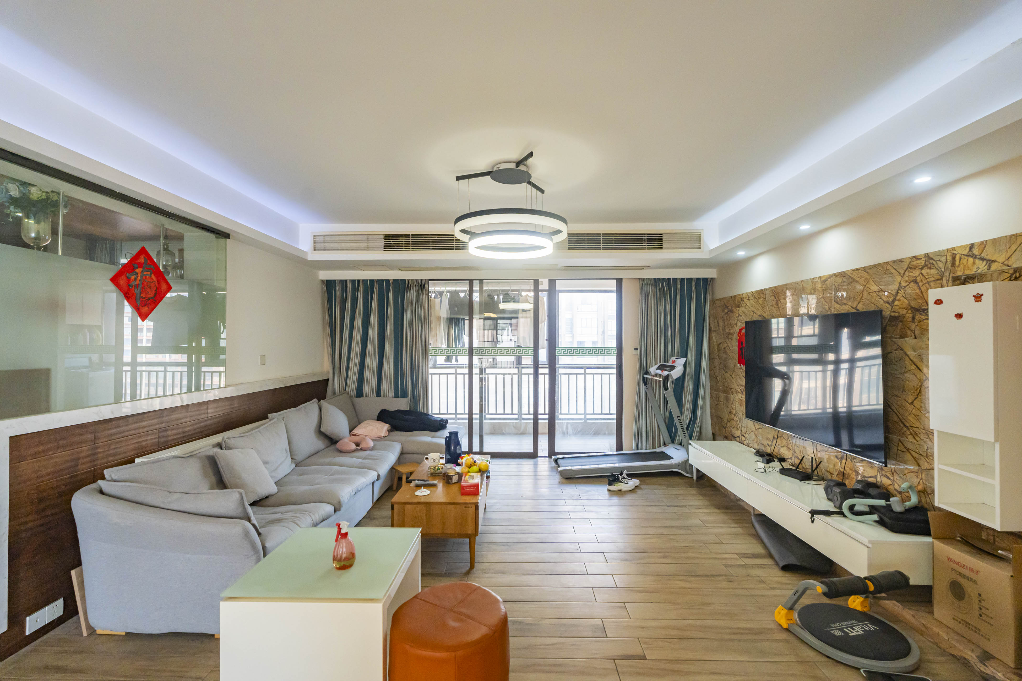 金色溪泉湾  4室2厅2卫    210.0万 金色溪泉湾  4室2厅2卫    210.0万客厅