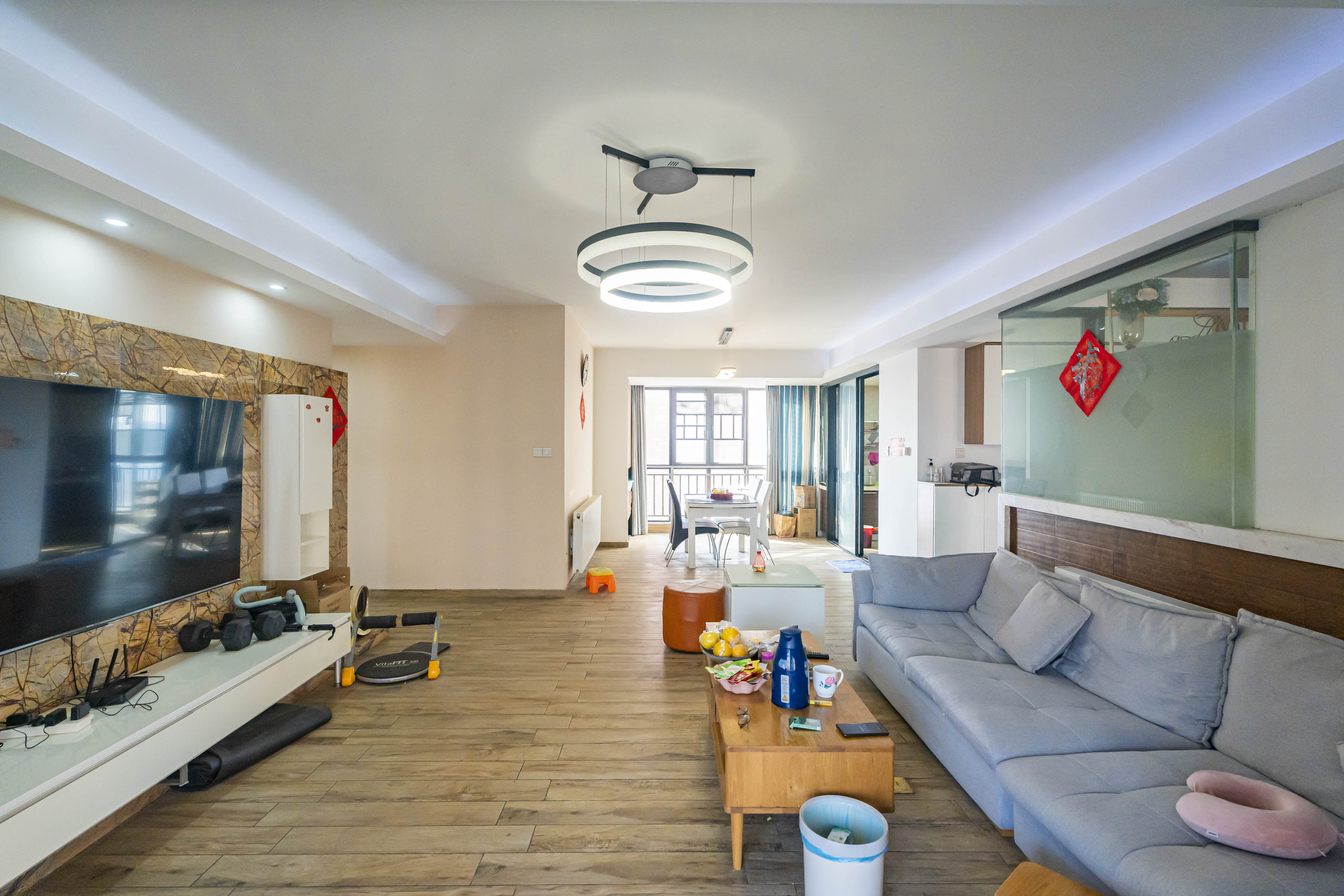 金色溪泉湾  4室2厅2卫    210.0万 金色溪泉湾  4室2厅2卫    210.0万客厅