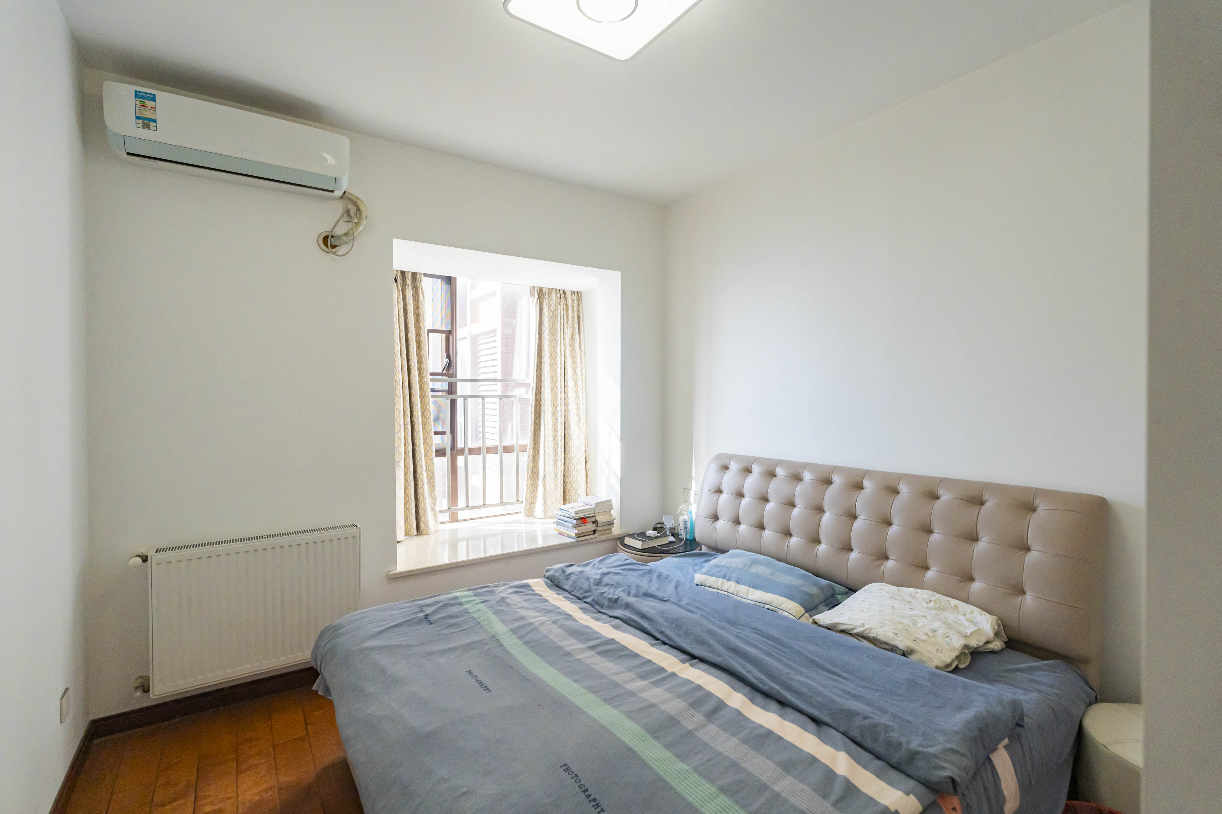 金色溪泉湾  4室2厅2卫    210.0万 金色溪泉湾  4室2厅2卫    210.0万卧室