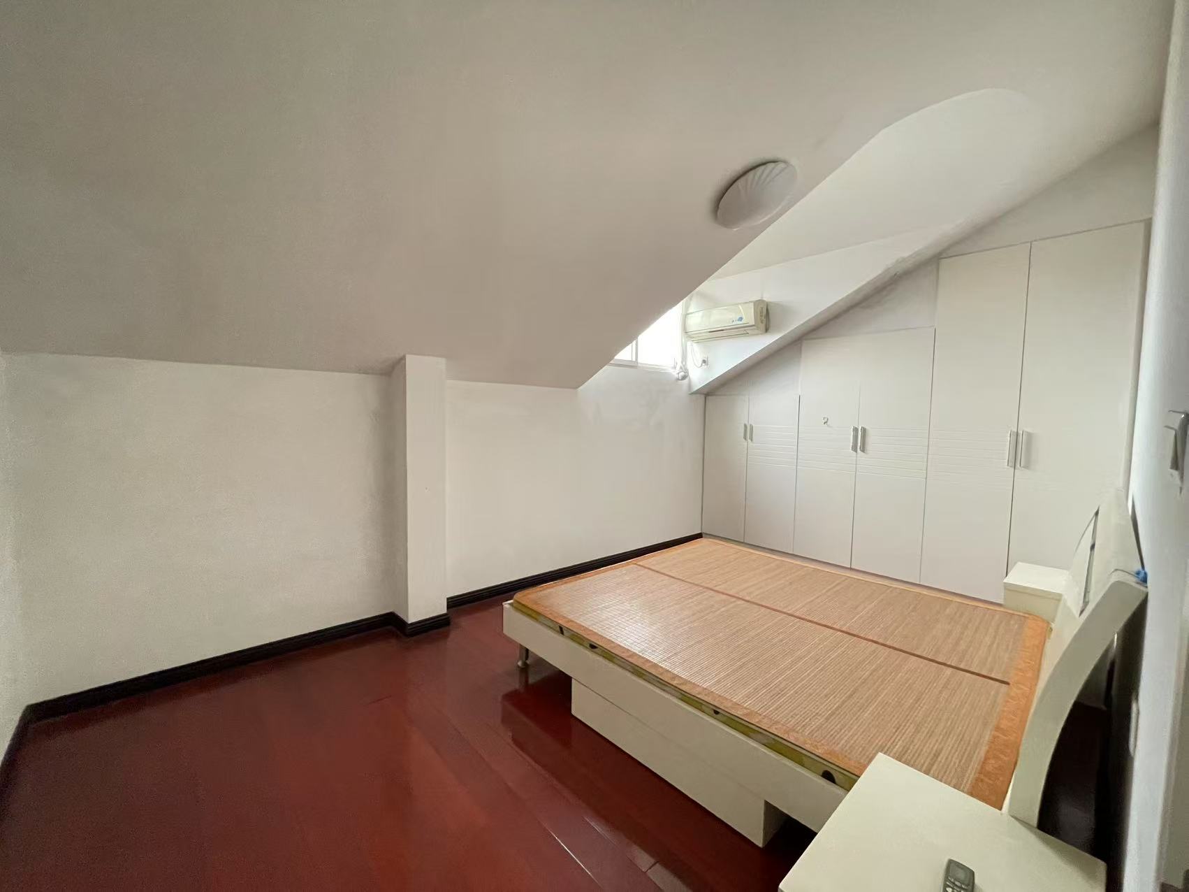 珠江丽园  3室2厅2卫    55.0万 珠江丽园  3室2厅2卫    55.0万室内图