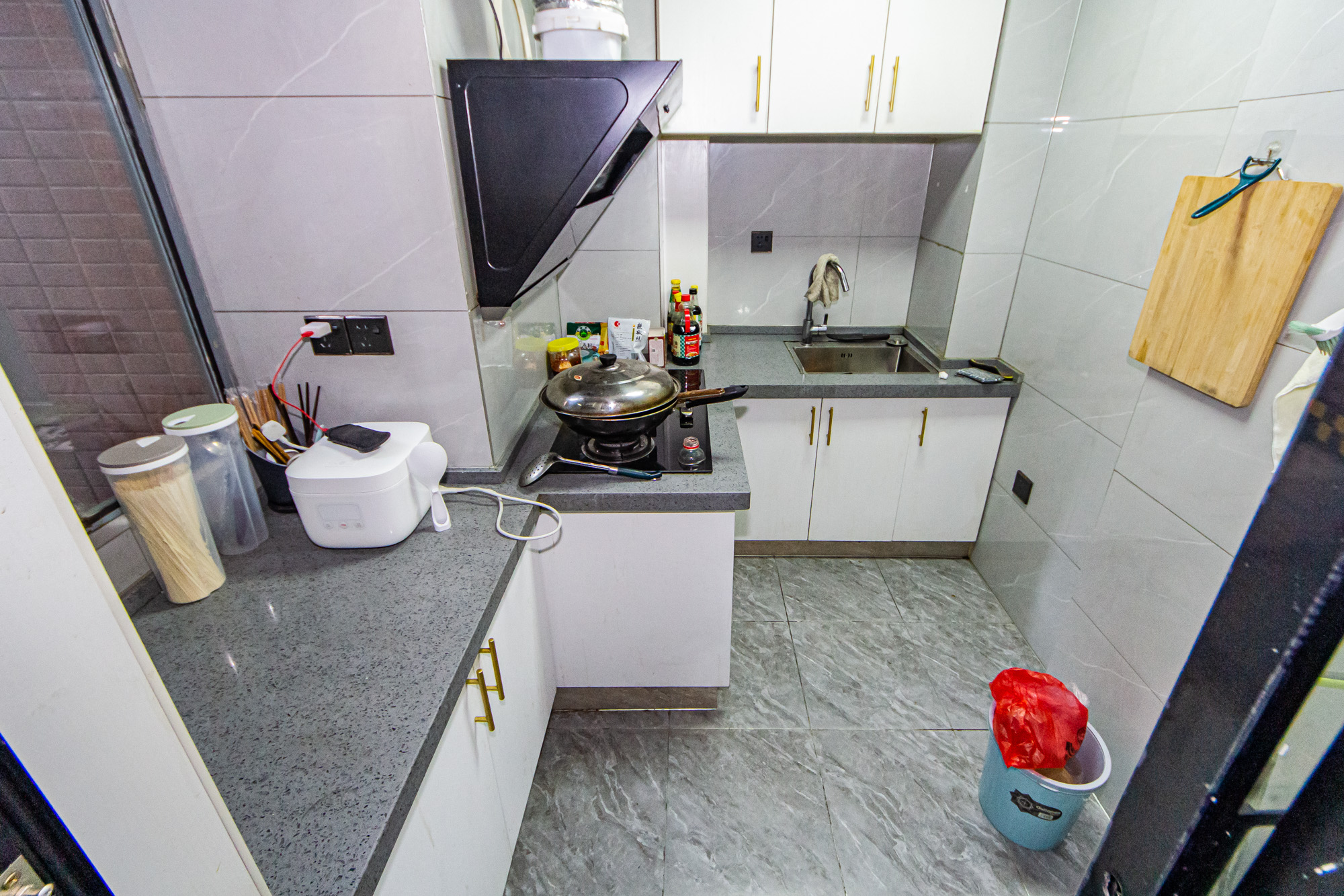 滨江君悦香邸  2室2厅1卫    67.9万 滨江君悦香邸  2室2厅1卫    67.9万厨房