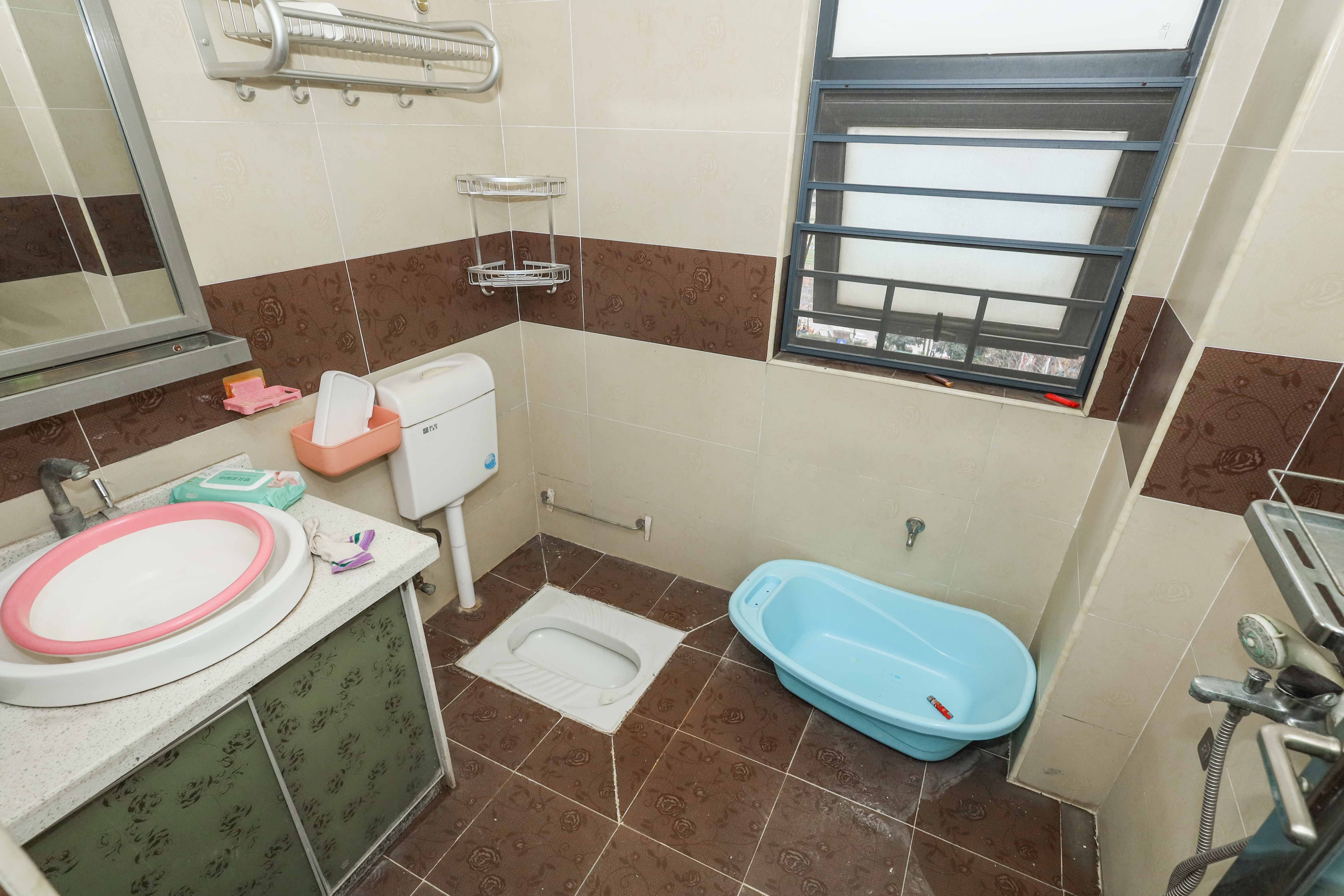 天元涉外桃园 3室2厅1卫 72.0万 天元涉外桃园 3室2厅1卫 72.0万卫生间