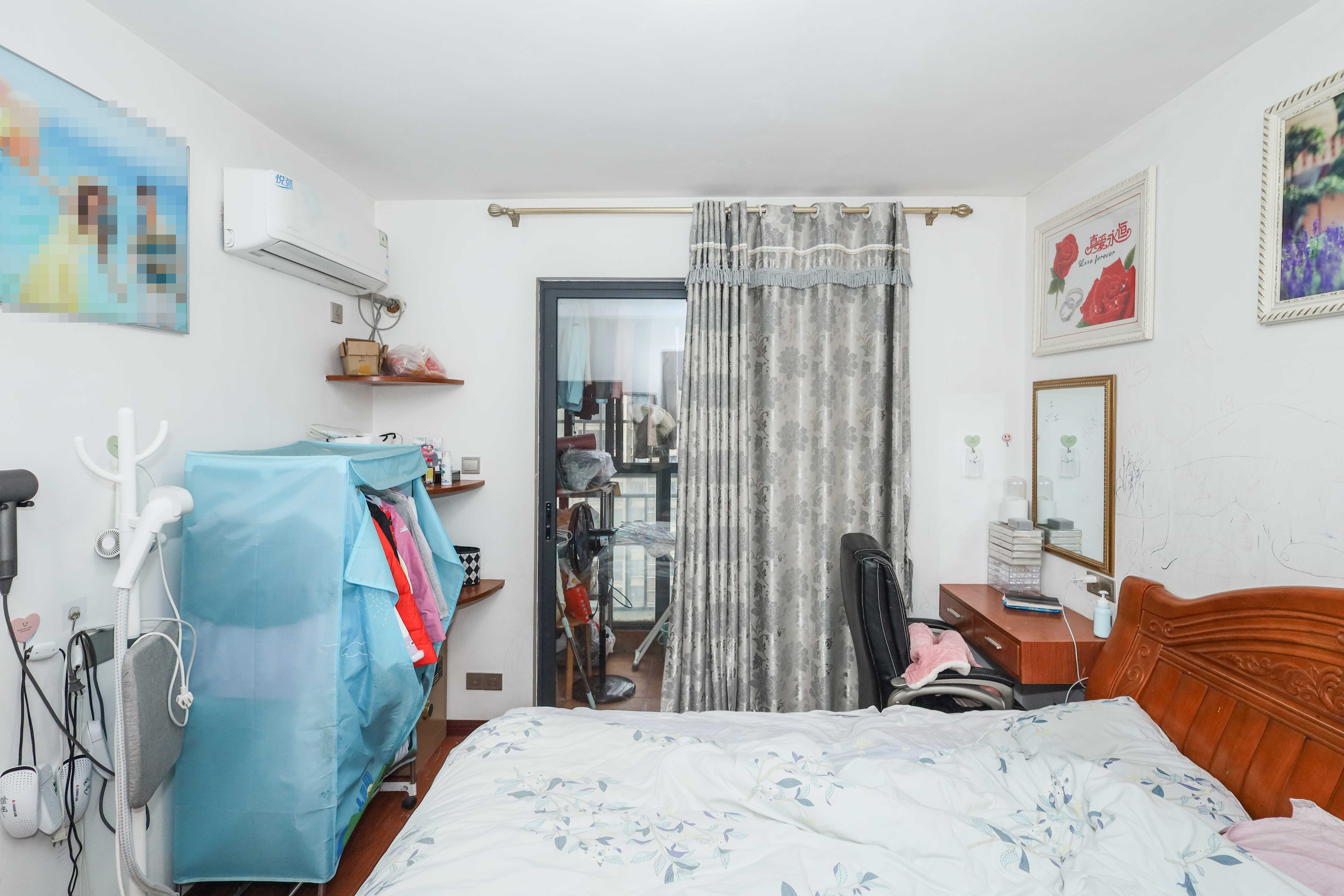 天元涉外桃园 3室2厅1卫 72.0万 天元涉外桃园 3室2厅1卫 72.0万卧室