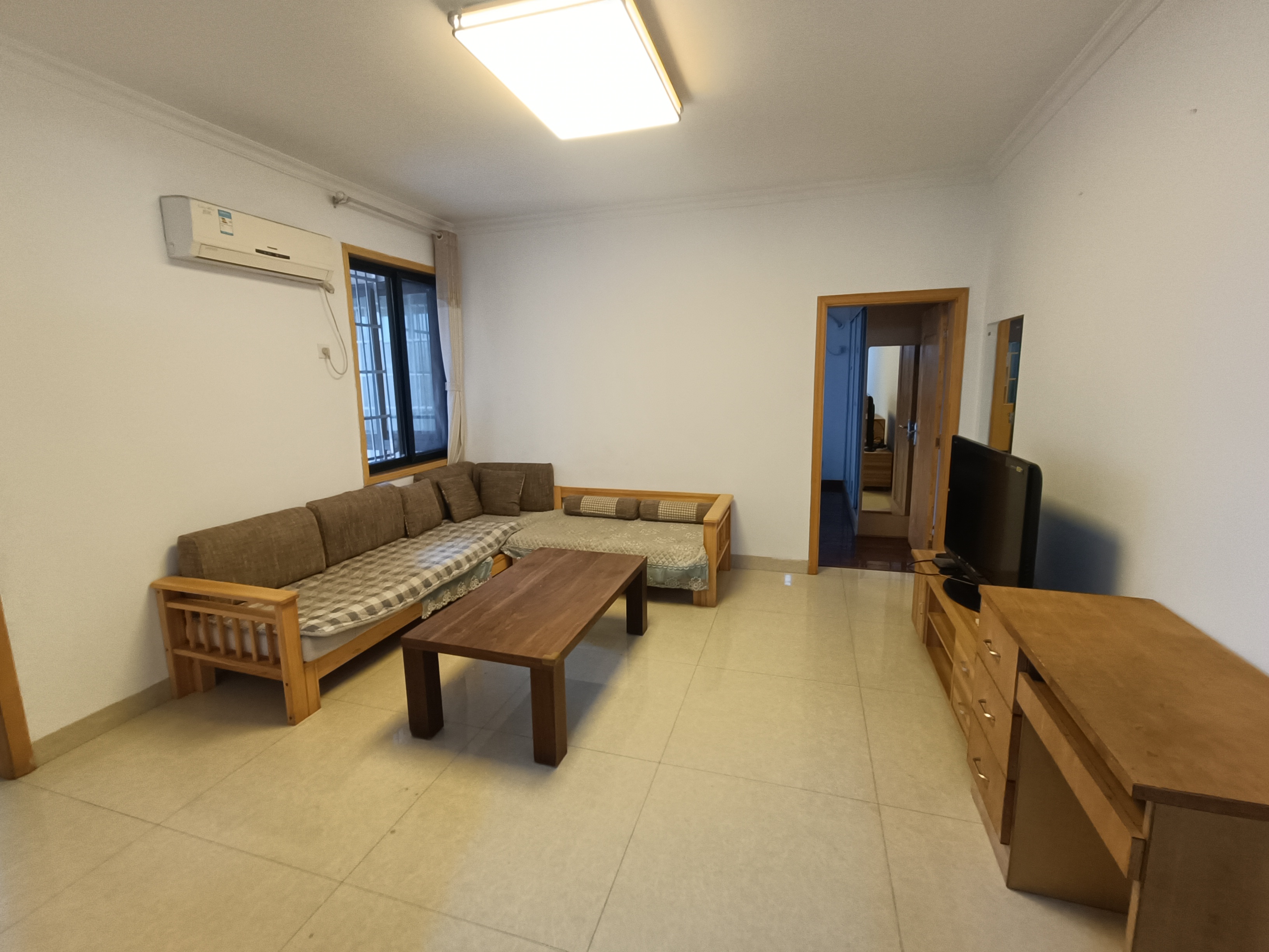 盛世华庭 2室2厅1卫 35.0万 盛世华庭 2室2厅1卫 35.0万室内图