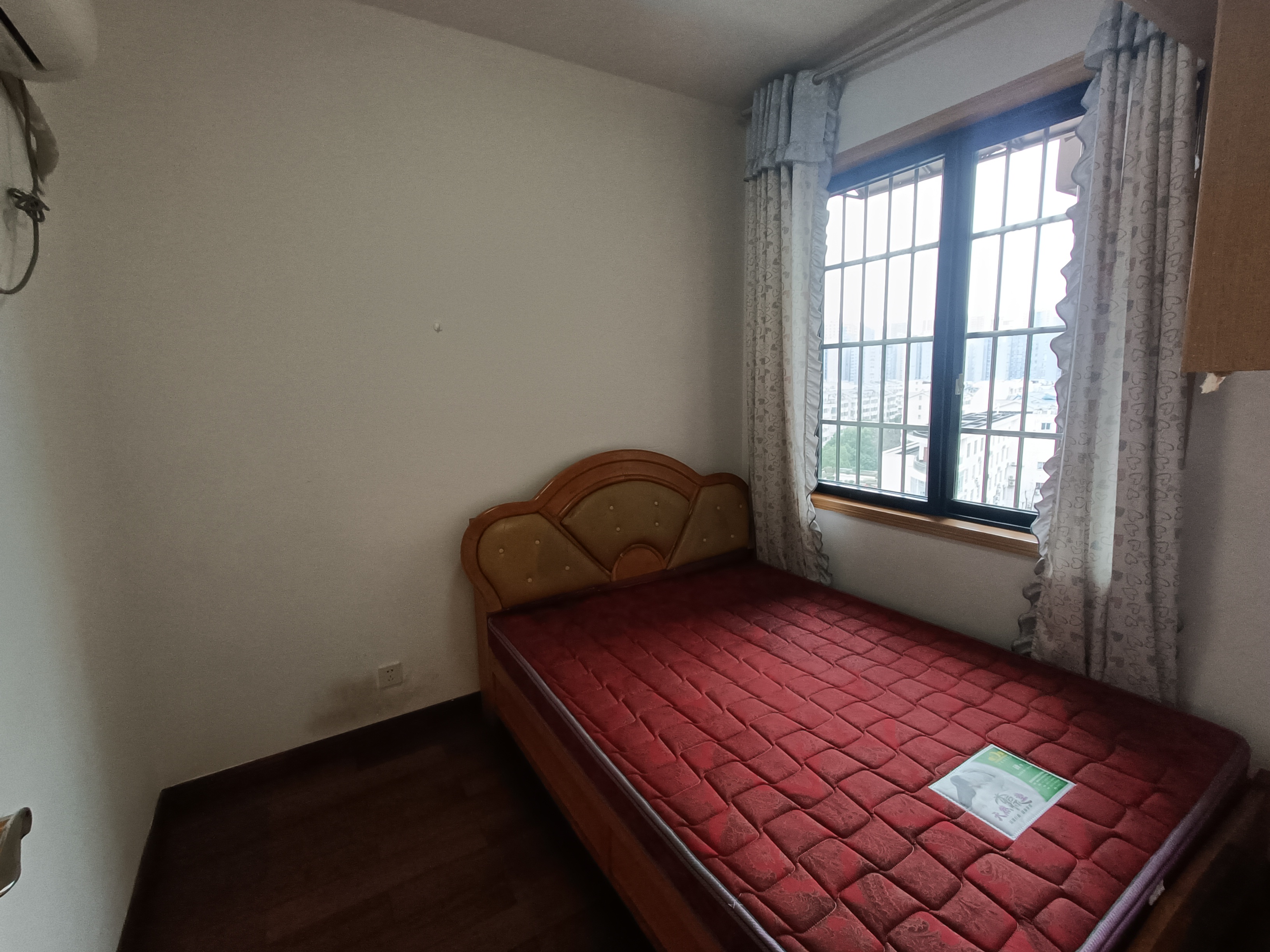 盛世华庭 2室2厅1卫 35.0万 盛世华庭 2室2厅1卫 35.0万室内图