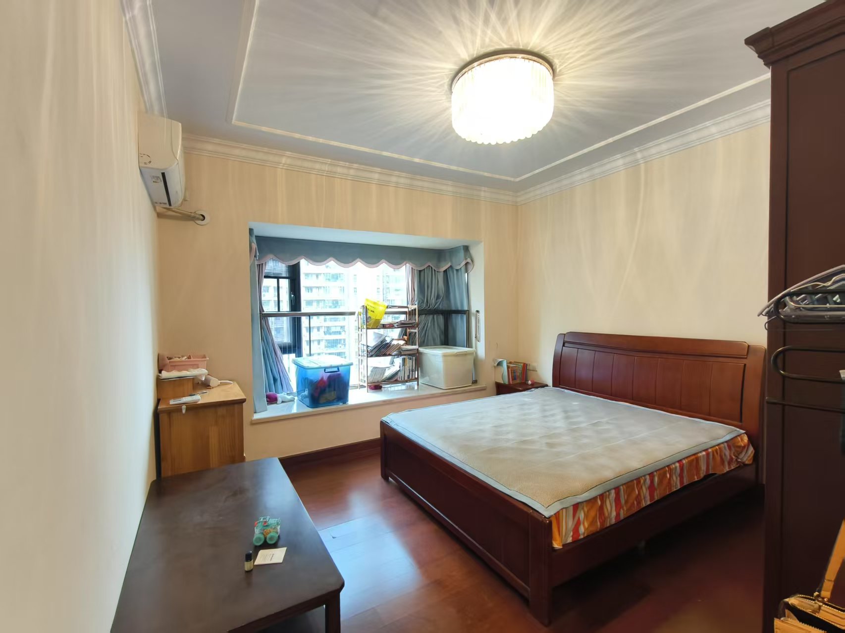 恒大华府  4室2厅2卫    91.8万 恒大华府  4室2厅2卫    91.8万室内图