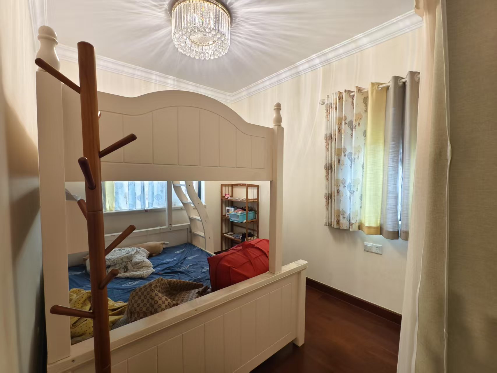 恒大华府  4室2厅2卫    91.8万 恒大华府  4室2厅2卫    91.8万室内图