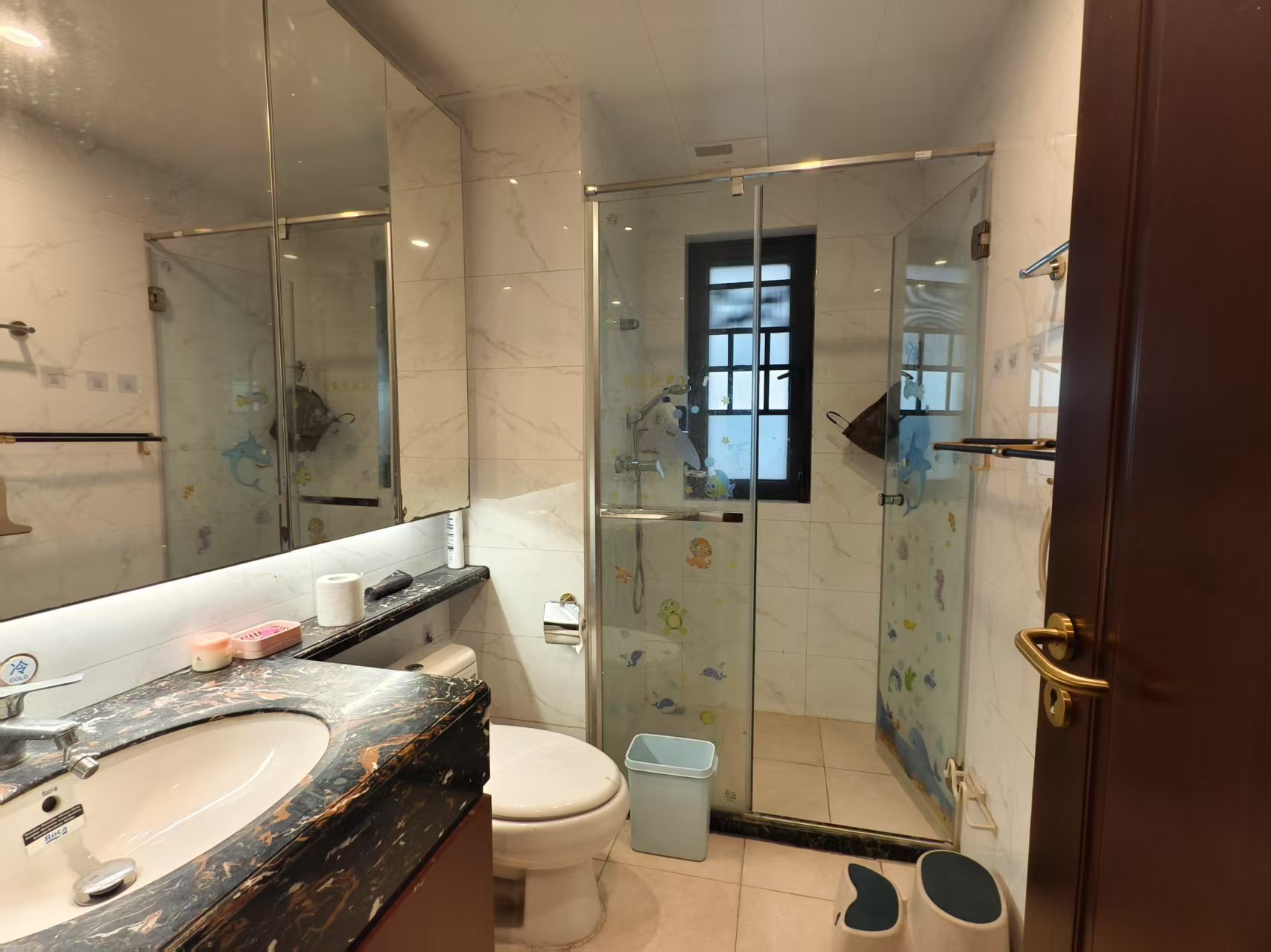 恒大华府  4室2厅2卫    91.8万 恒大华府  4室2厅2卫    91.8万室内图