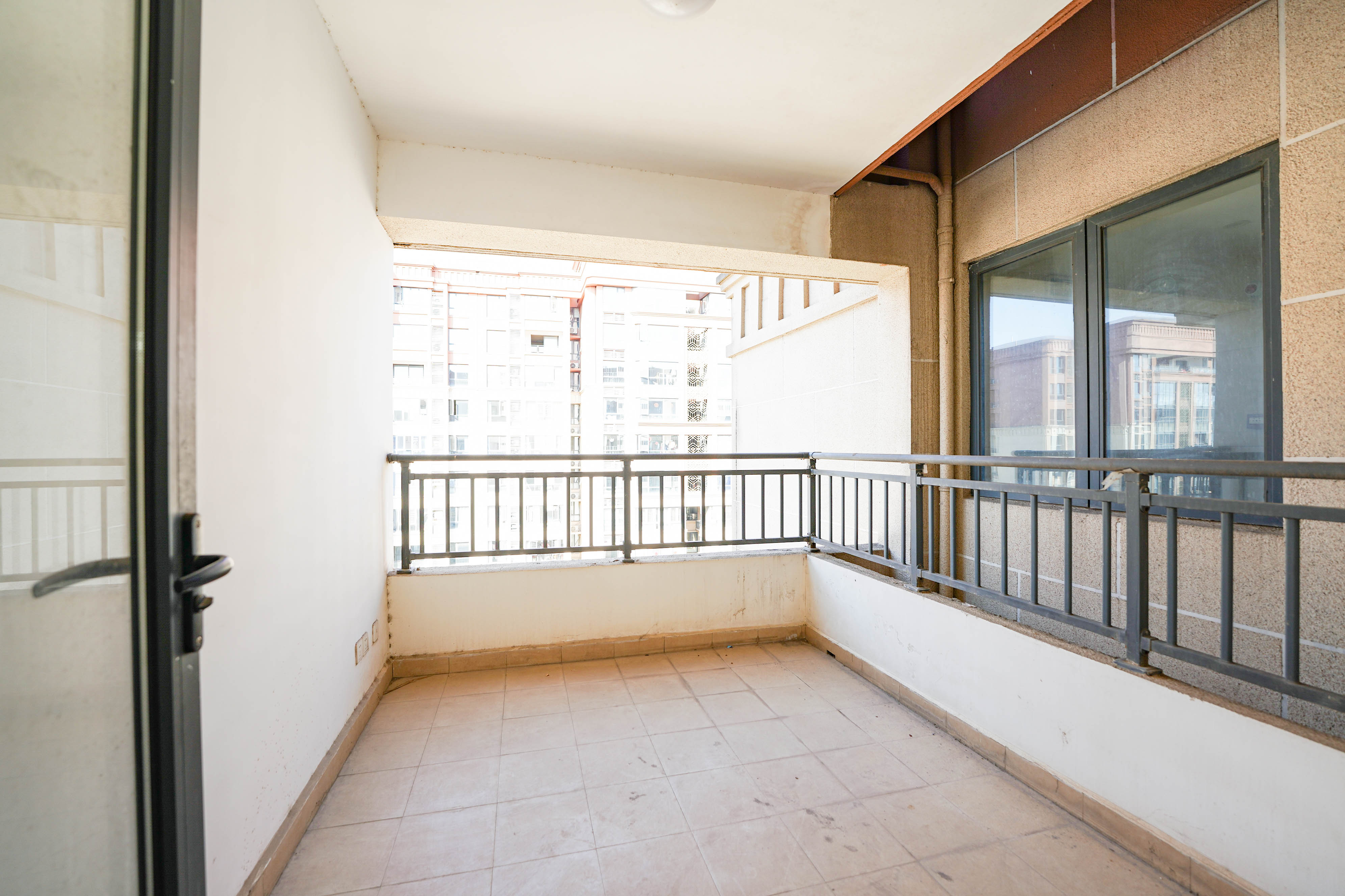 五矿万境蓝山  3室2厅2卫    120.0万 五矿万境蓝山  3室2厅2卫    120.0万卧室