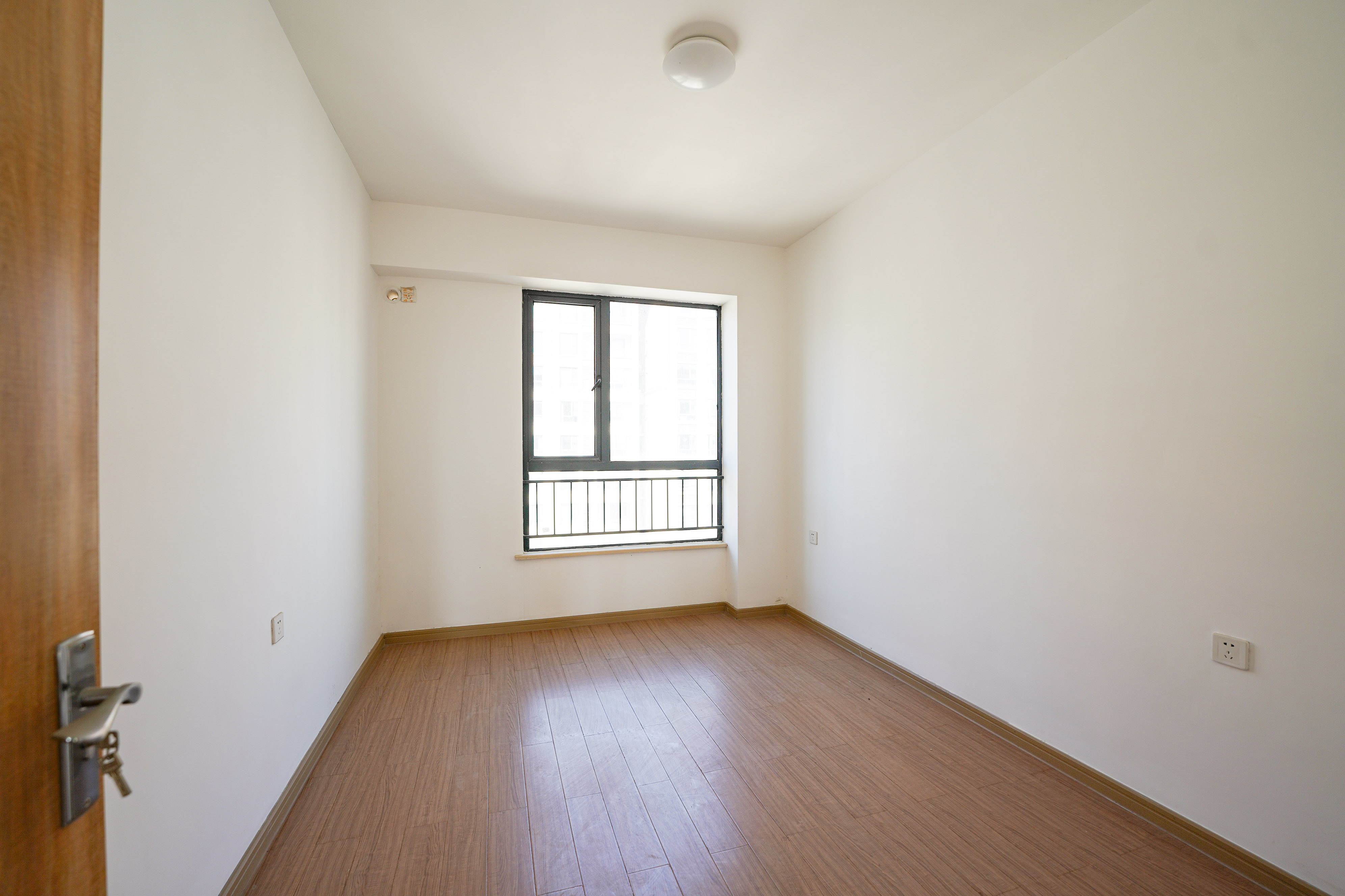 五矿万境蓝山  3室2厅2卫    120.0万 五矿万境蓝山  3室2厅2卫    120.0万卧室