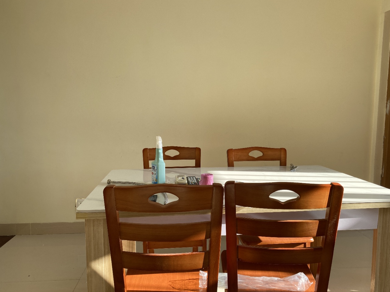 美苑小区  3室2厅1卫    175.0万 美苑小区  3室2厅1卫    175.0万客厅