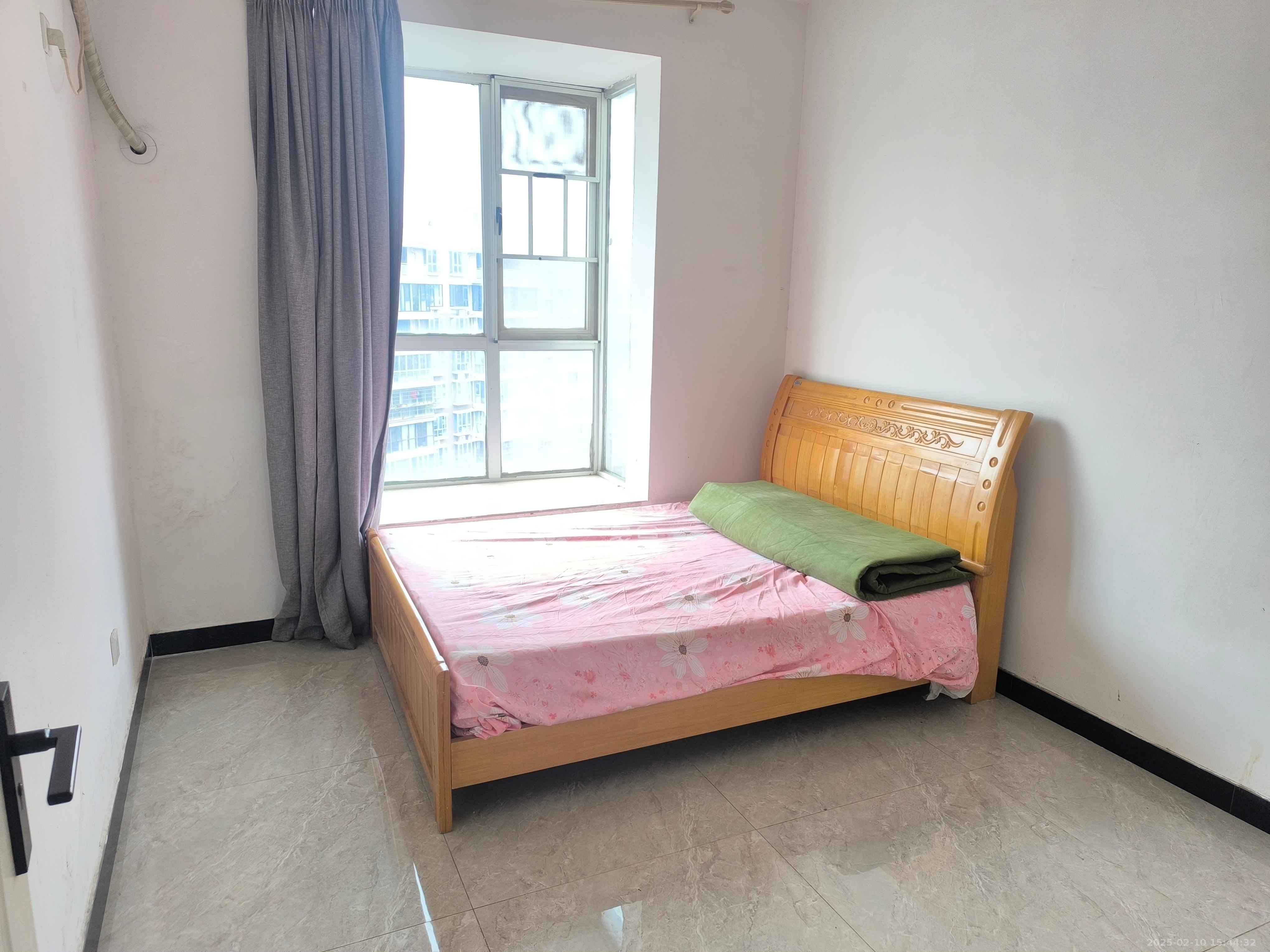 德泽苑  5室2厅2卫    3200.0元/月 德泽苑  5室2厅2卫    3200.0元/月