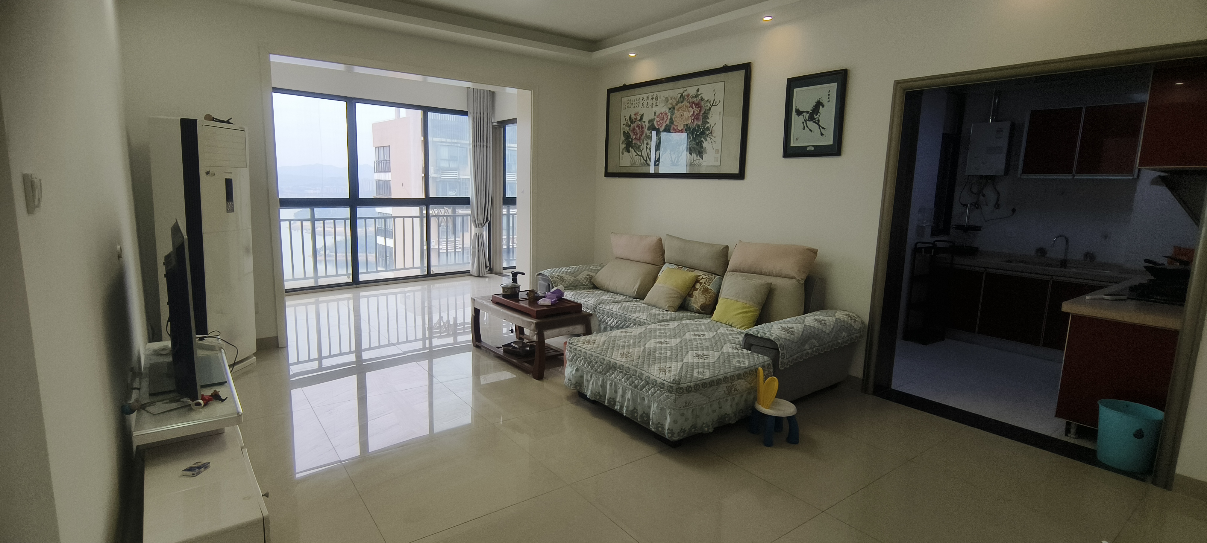 梓湖观邸 1室3厅2卫 2400.00元/月 梓湖观邸 1室3厅2卫 2400.00元/月室内图