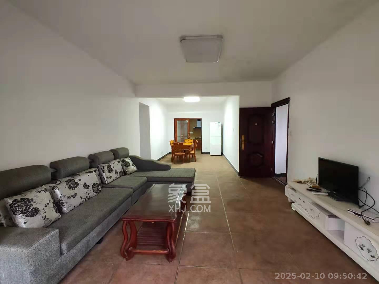 兴邦花城  4室2厅2卫    1500.0元/月 兴邦花城  4室2厅2卫    1500.0元/月