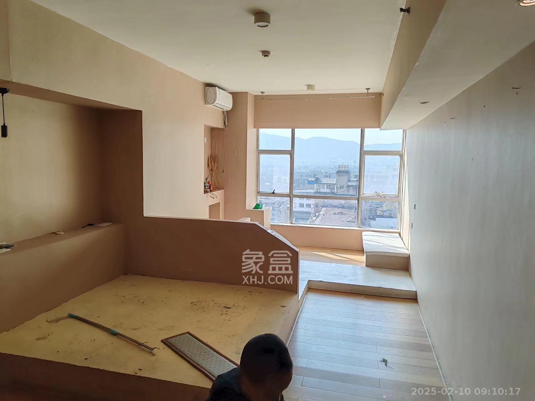 五一新干线 1室1厅1卫 2200.0元/月 五一新干线 1室1厅1卫 2200.0元/月室内图