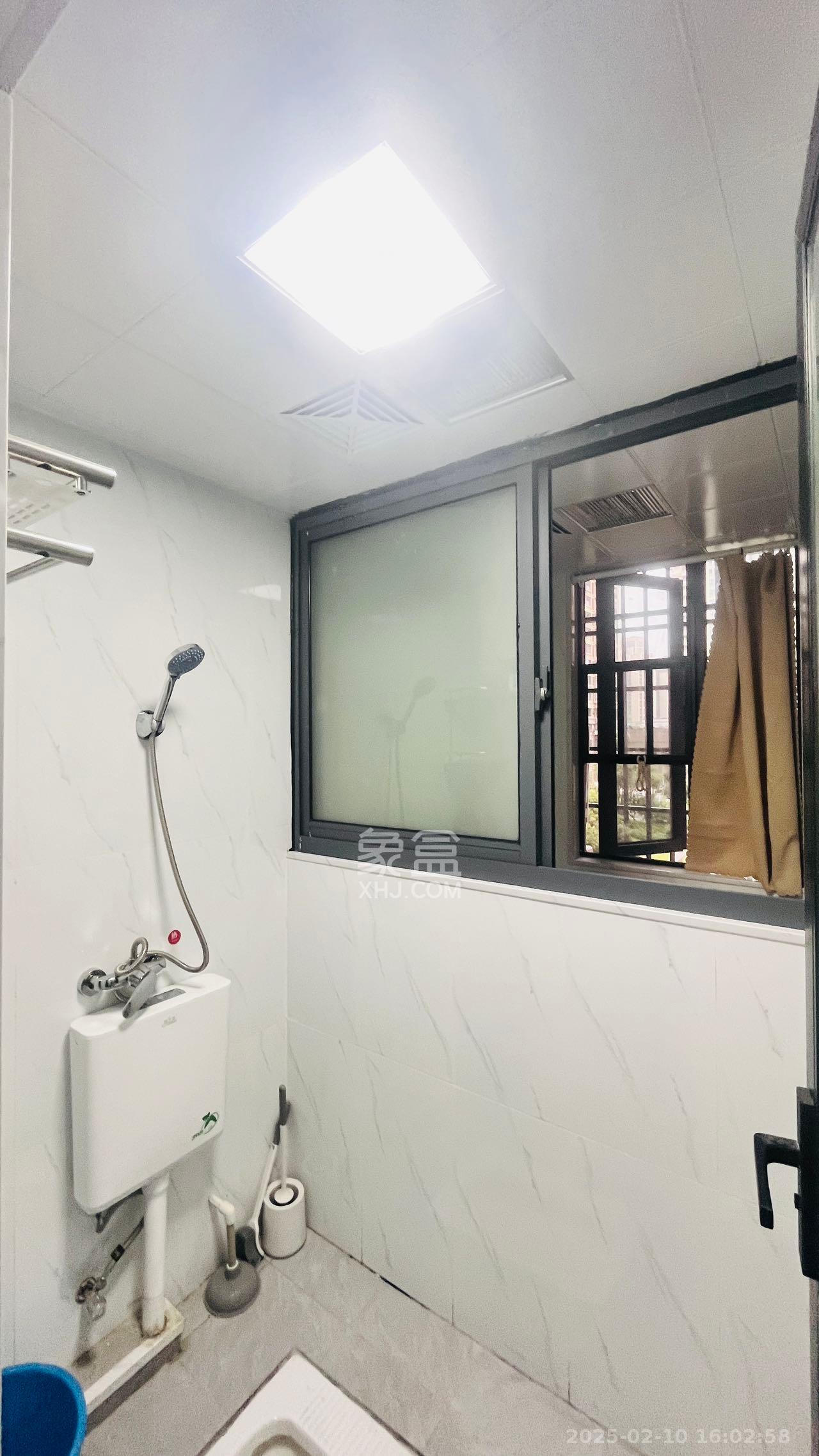 金水湾 3室2厅1卫 1700.0元/月 金水湾 3室2厅1卫 1700.0元/月室内图