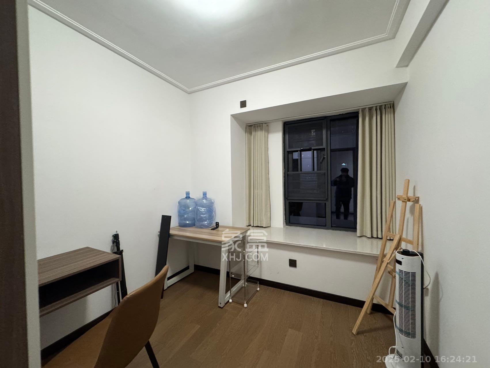卓越中寰  4室2厅2卫   5500.00元/月室内图