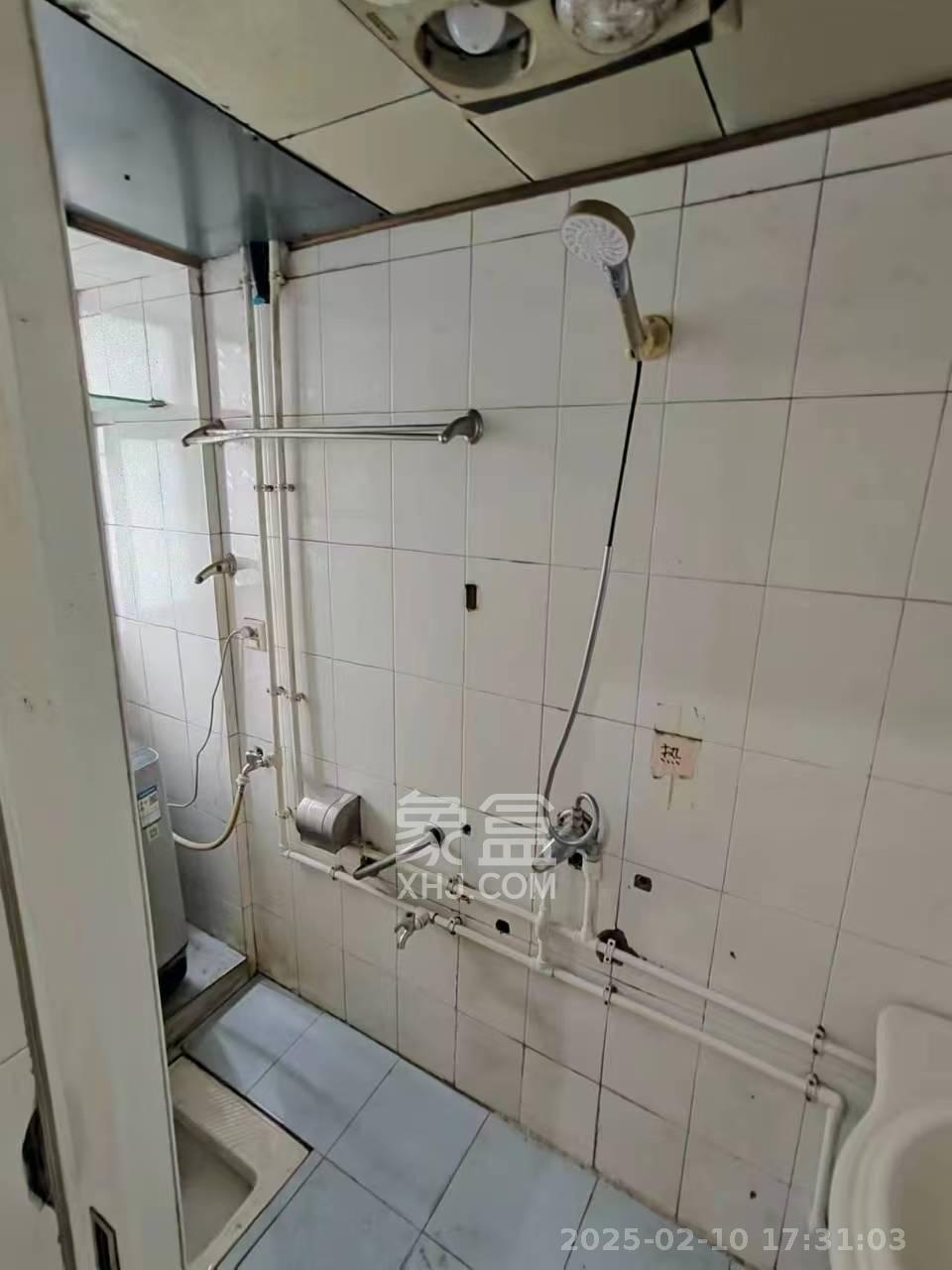 红色剧院宿舍 1室0厅0卫 2650.0元/月 红色剧院宿舍 1室0厅0卫 2650.0元/月室内图