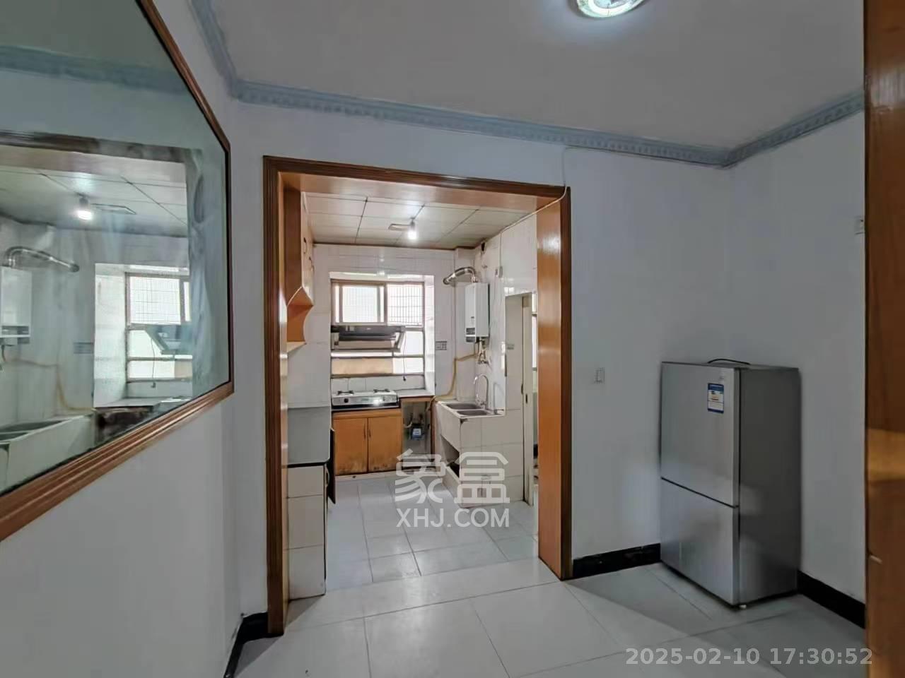 红色剧院宿舍 1室0厅0卫 2650.0元/月 红色剧院宿舍 1室0厅0卫 2650.0元/月室内图