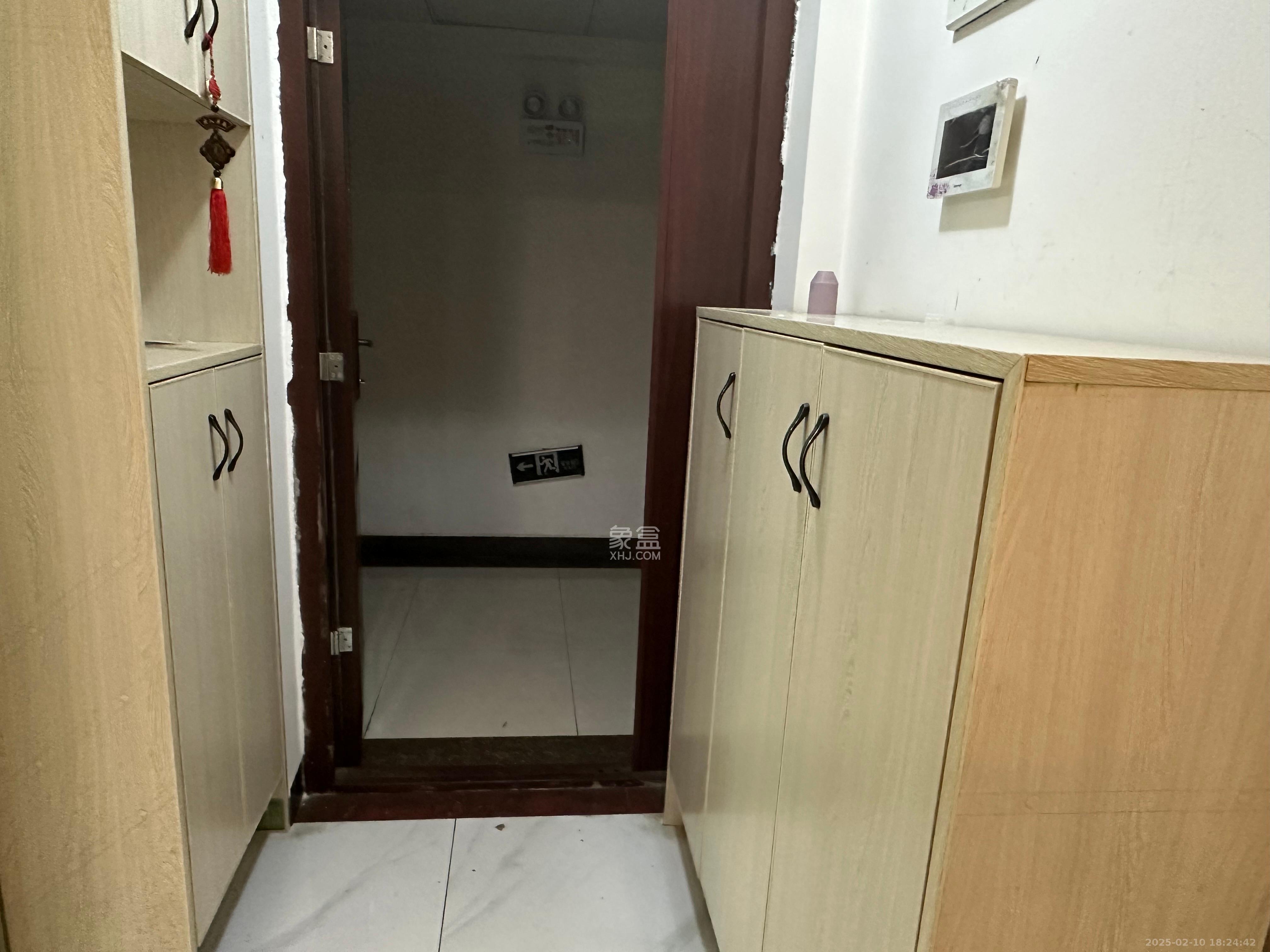 丰园城(鄱阳小区二期) 1室1厅1卫 1300.00元/月 丰园城(鄱阳小区二期) 1室1厅1卫 1300.00元/月室内图