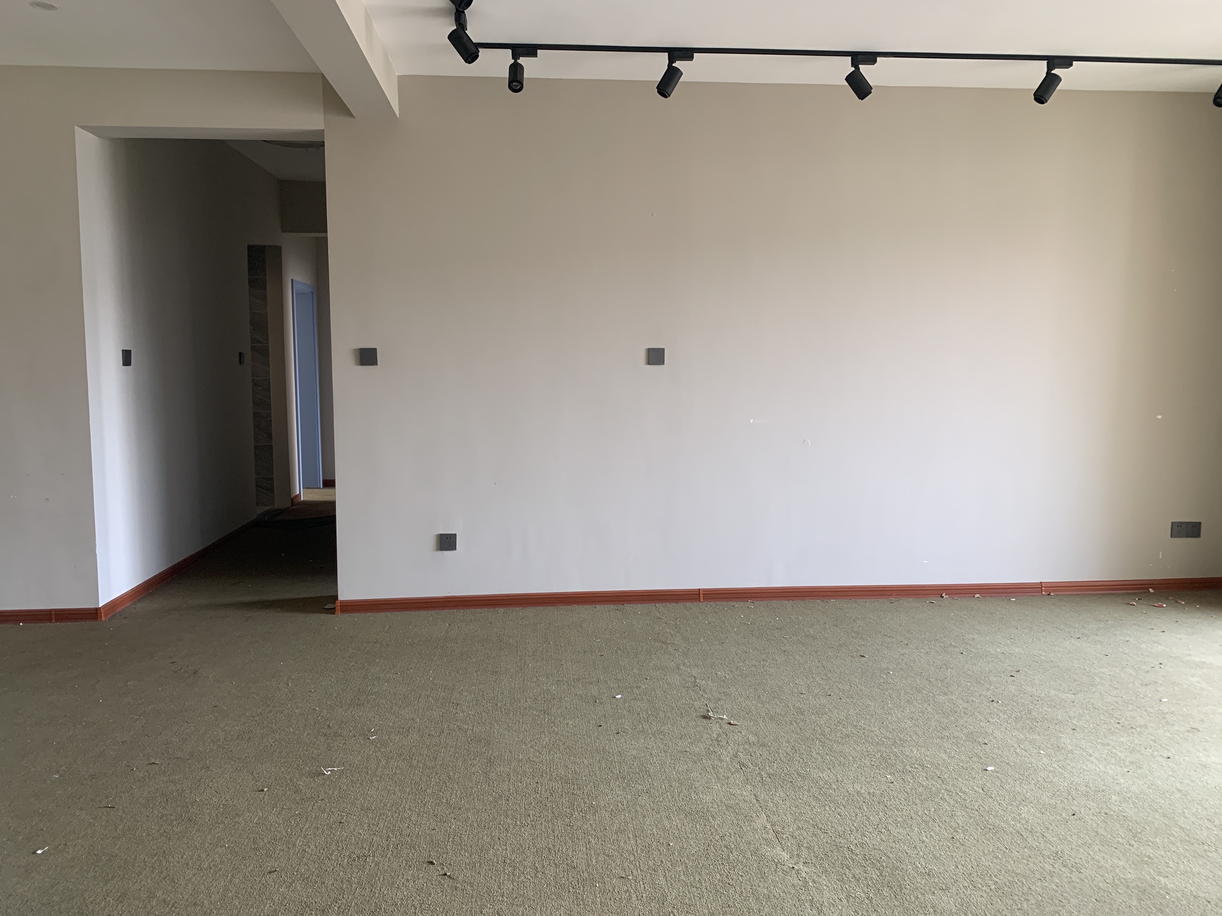 海航豪庭南苑 4室2厅3卫 400.0万 海航豪庭南苑 4室2厅3卫 400.0万客厅