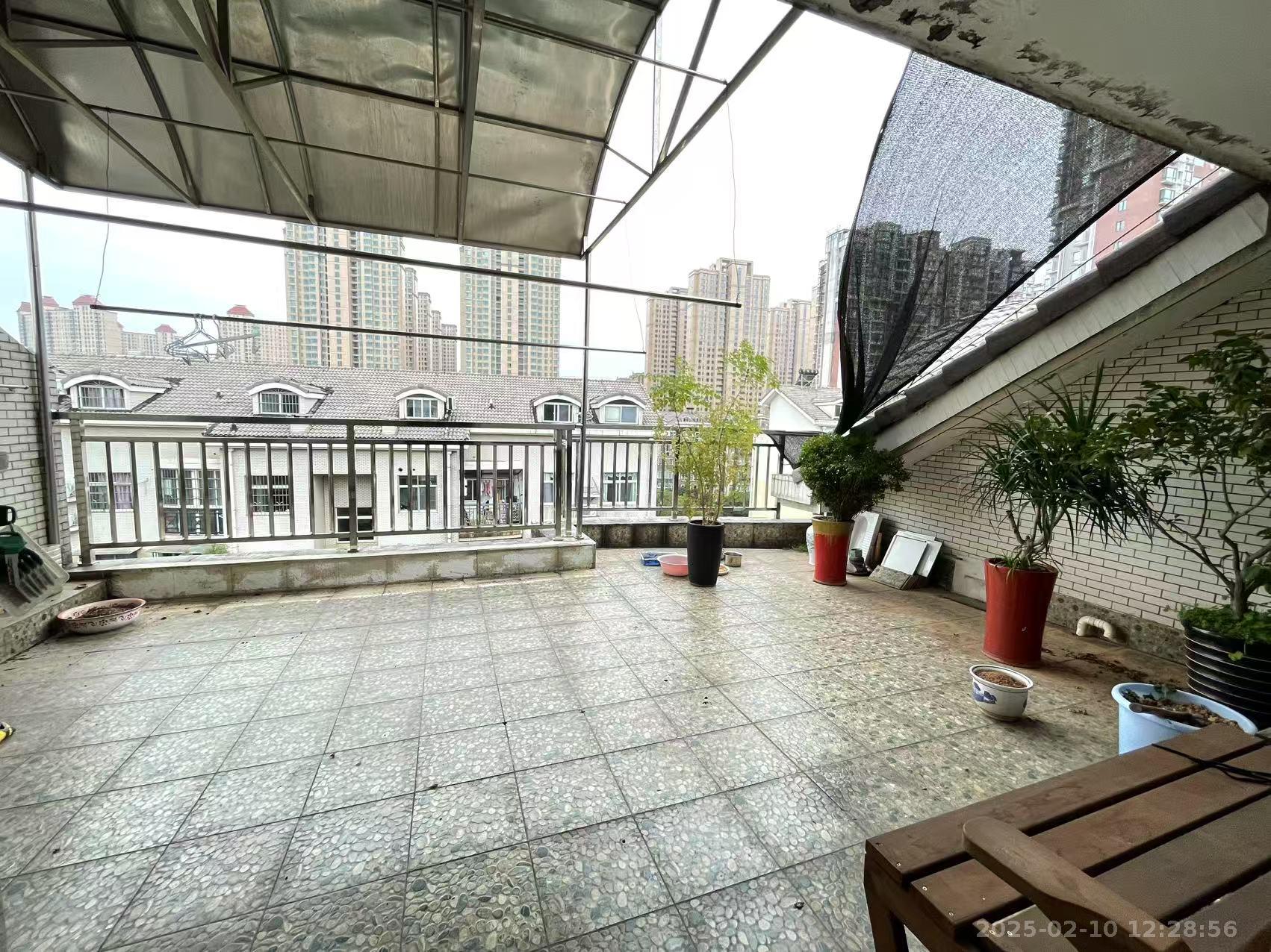 珠江丽园 4室2厅2卫 1800.0元/月 珠江丽园 4室2厅2卫 1800.0元/月室内图