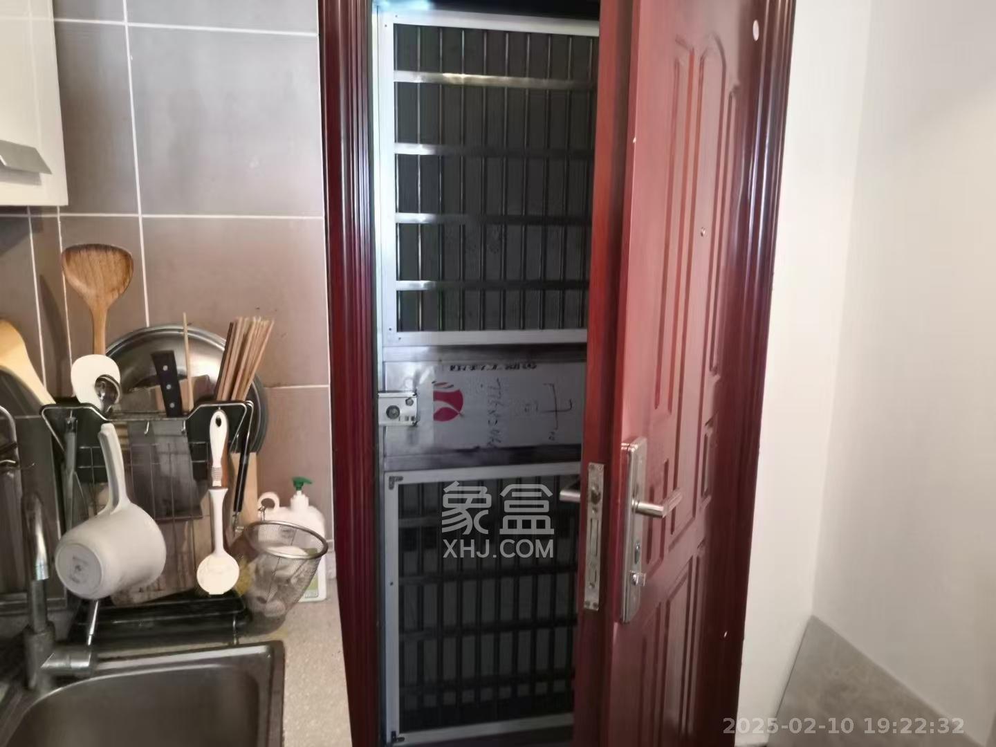 时代星城  1室1厅1卫    1200.0元/月室内图