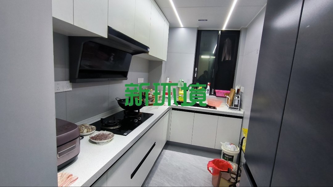 锦绣公馆  4室2厅2卫   88.00万客厅
