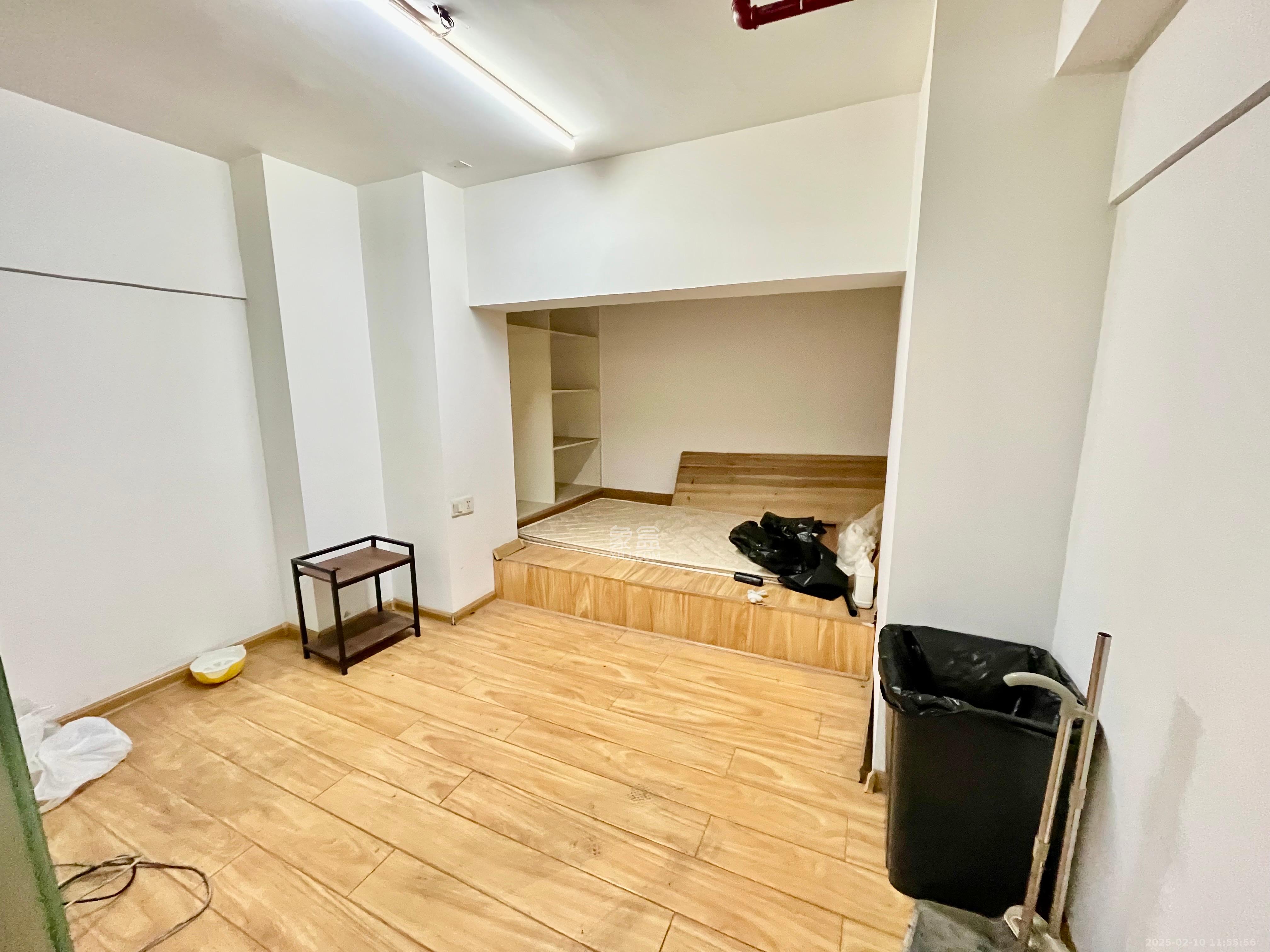 长城万富汇  2室1厅1卫    2600.0元/月 长城万富汇  2室1厅1卫    2600.0元/月室内图