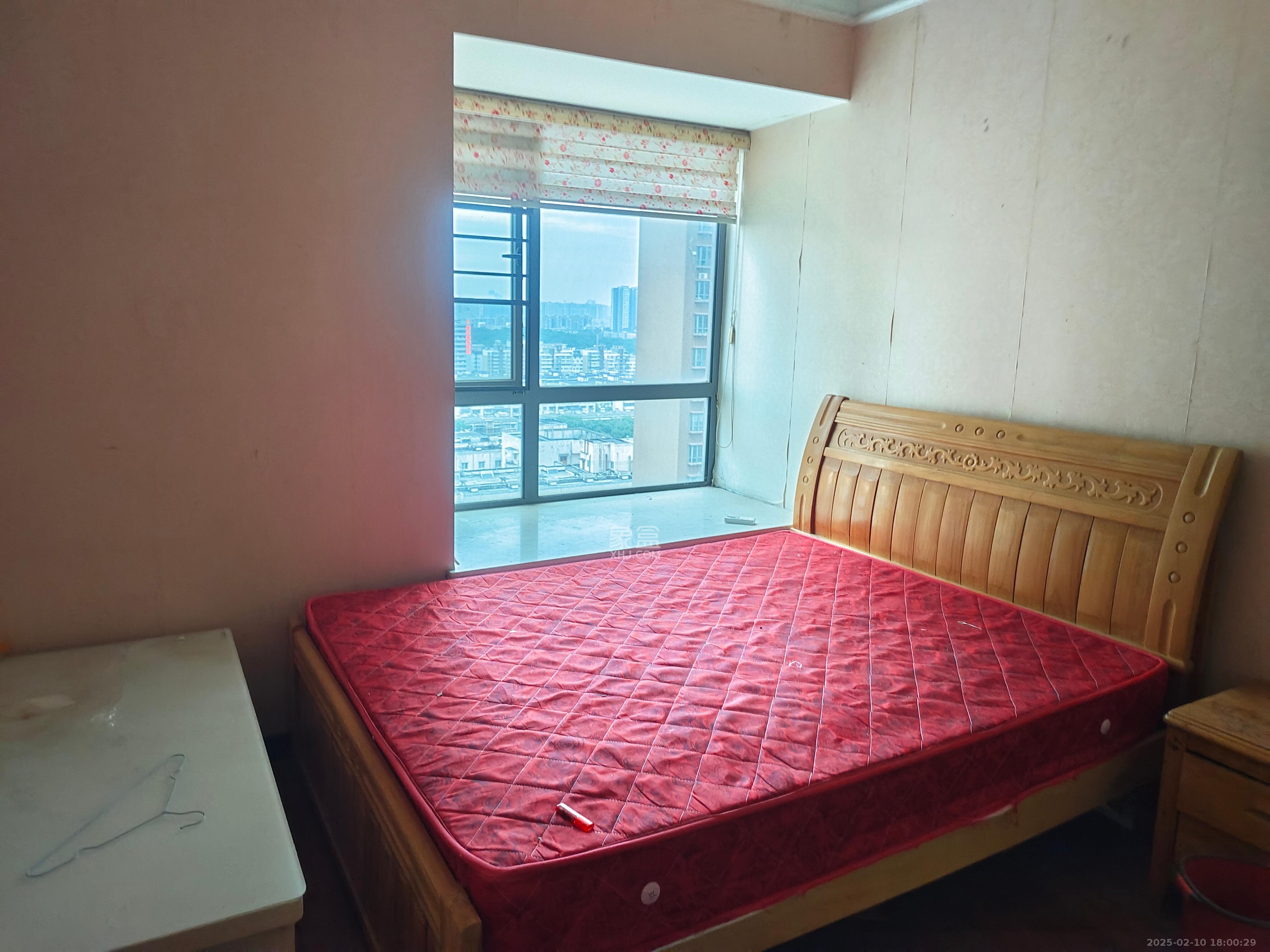上海城小区  4室2厅2卫   2600.00元/月室内图