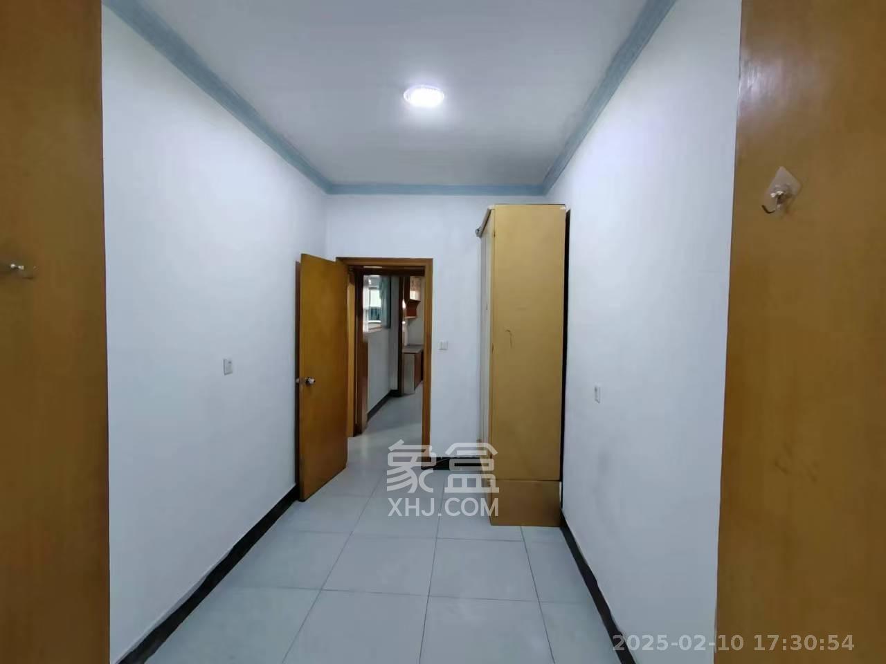 红色剧院宿舍 1室0厅0卫 2650.0元/月 红色剧院宿舍 1室0厅0卫 2650.0元/月室内图