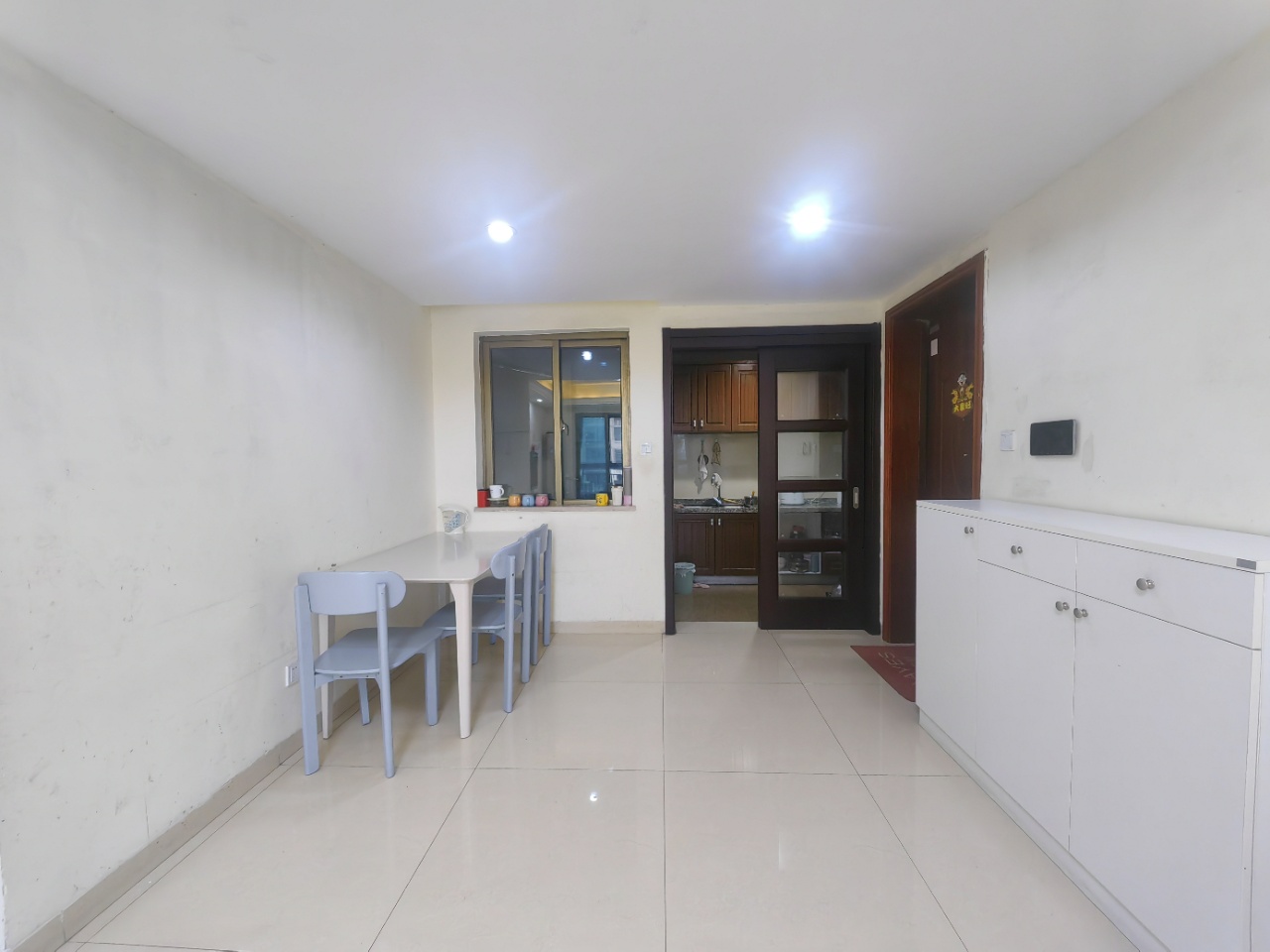 碧桂园 4室2厅2卫 2200.0元/月 碧桂园 4室2厅2卫 2200.0元/月室内图