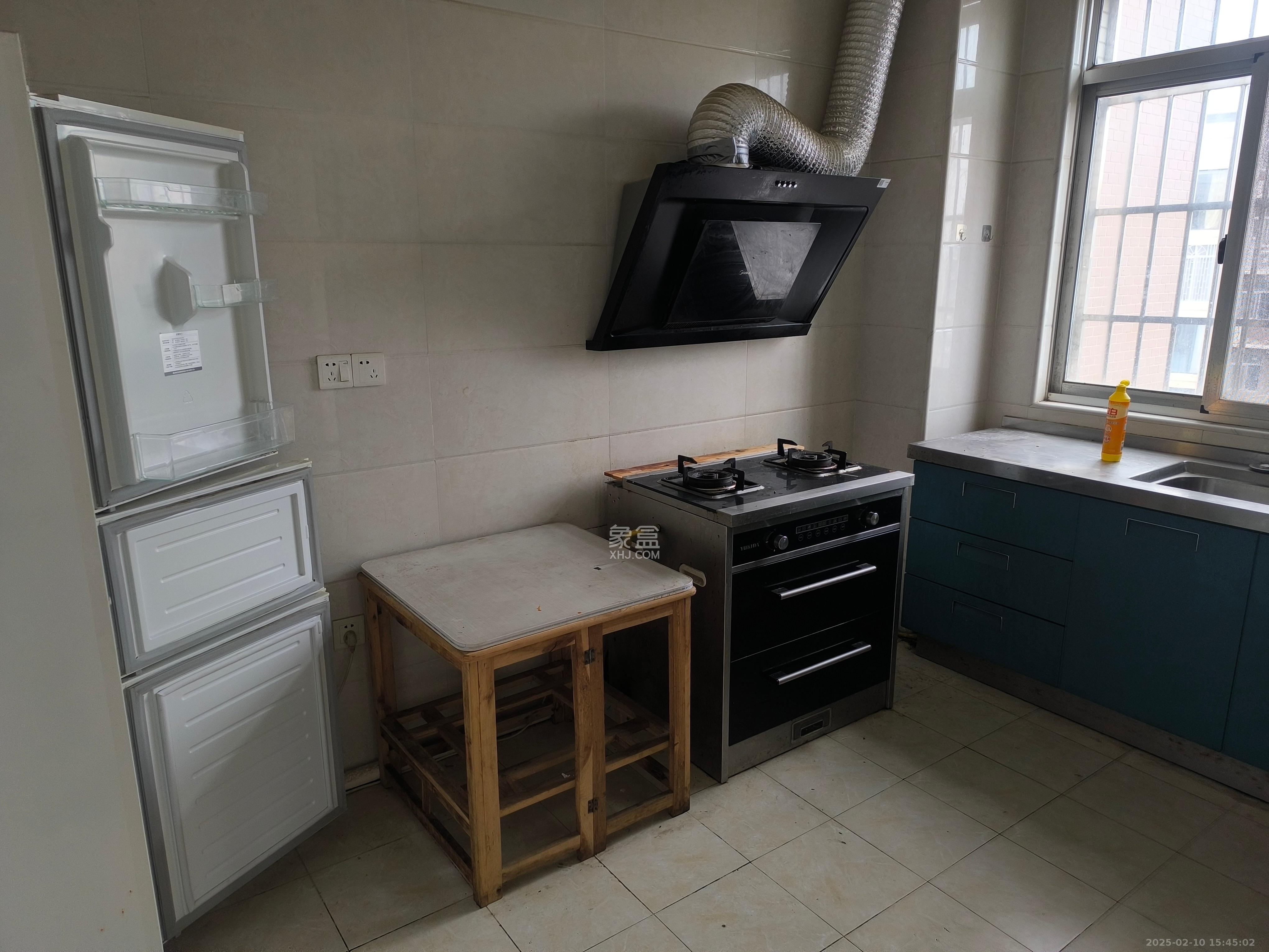 德泽苑 5室2厅2卫 3200.0元/月 德泽苑 5室2厅2卫 3200.0元/月室内图