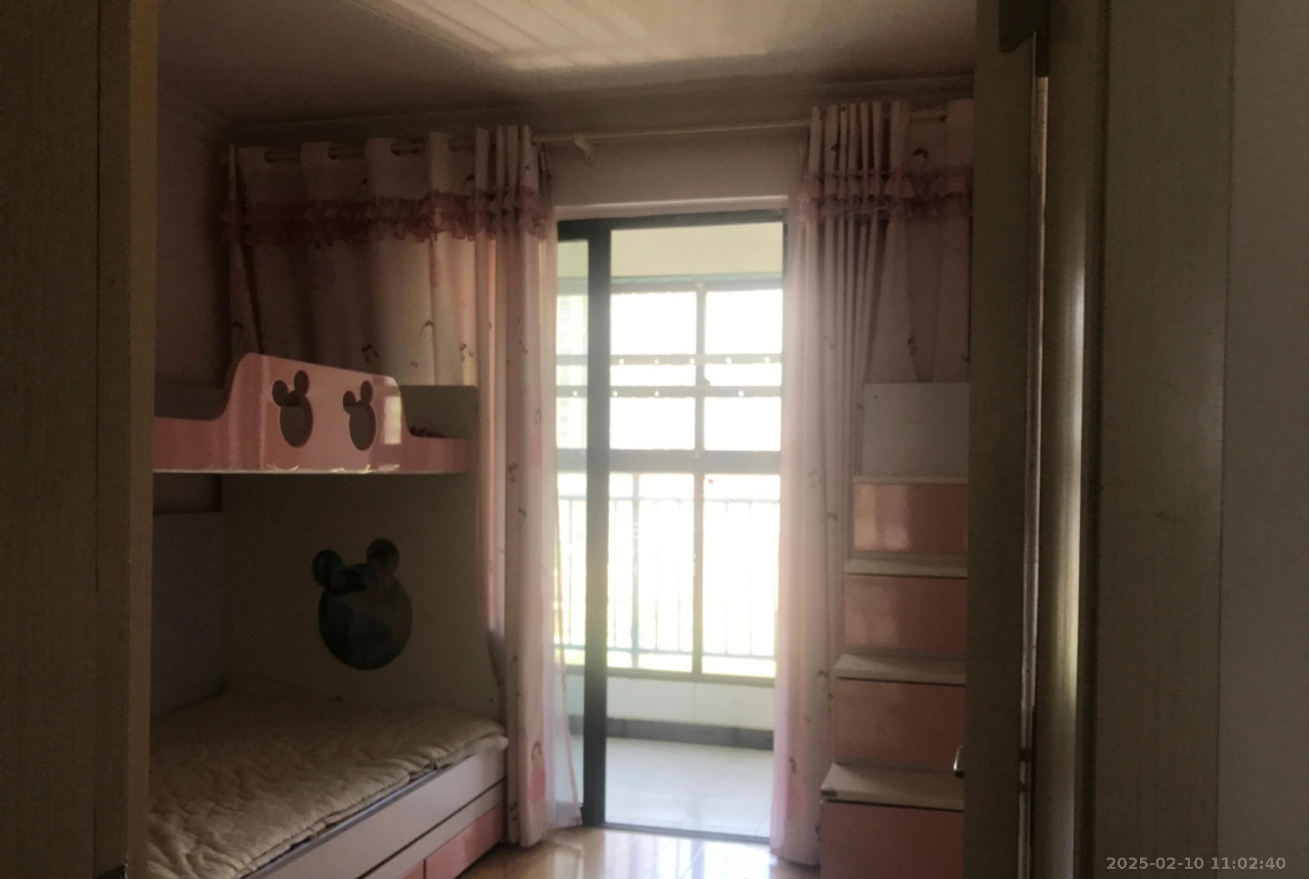 中建麓山和苑  3室2厅2卫   1800.00元/月