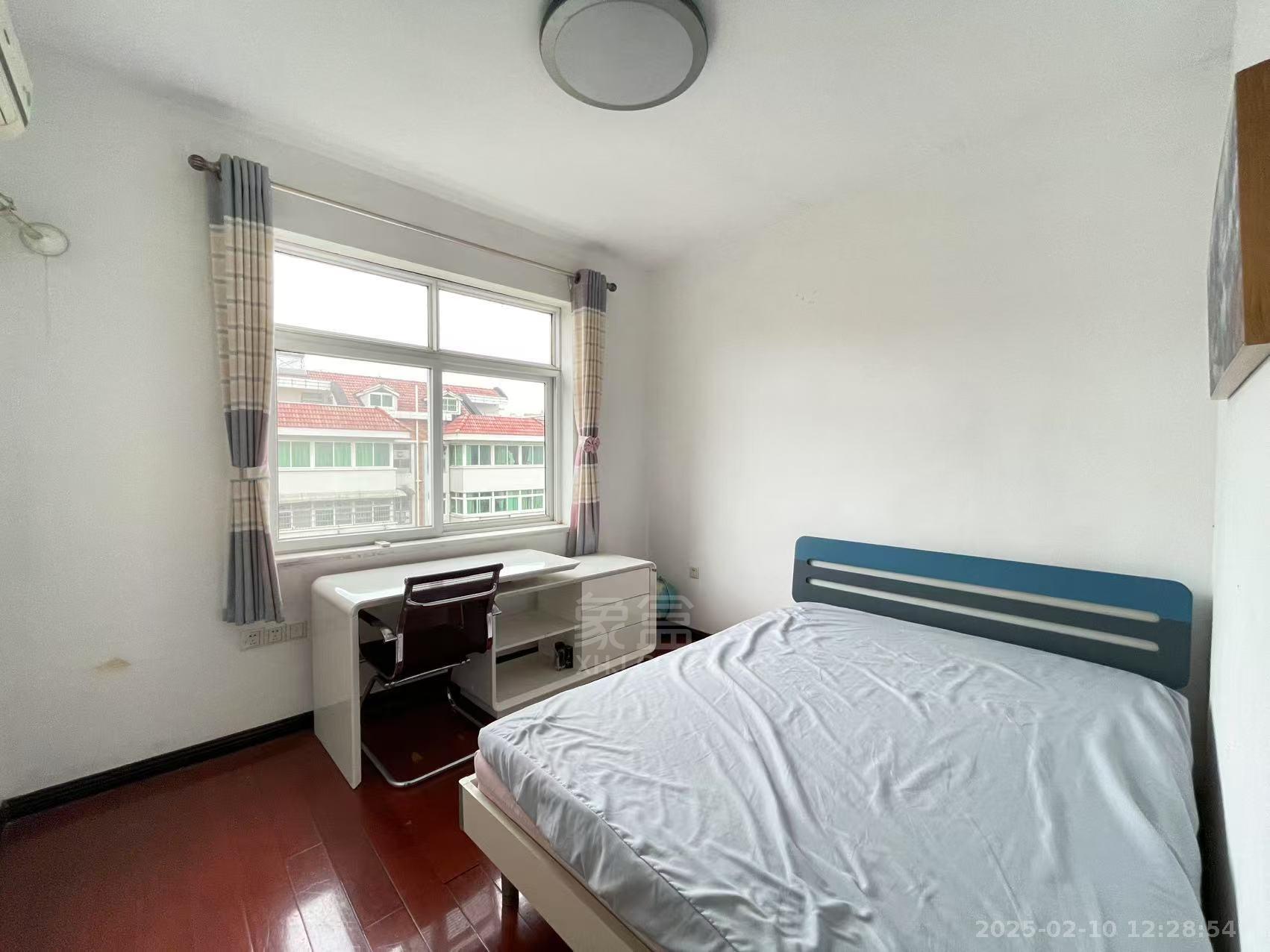 珠江丽园 4室2厅2卫 1800.0元/月 珠江丽园 4室2厅2卫 1800.0元/月室内图