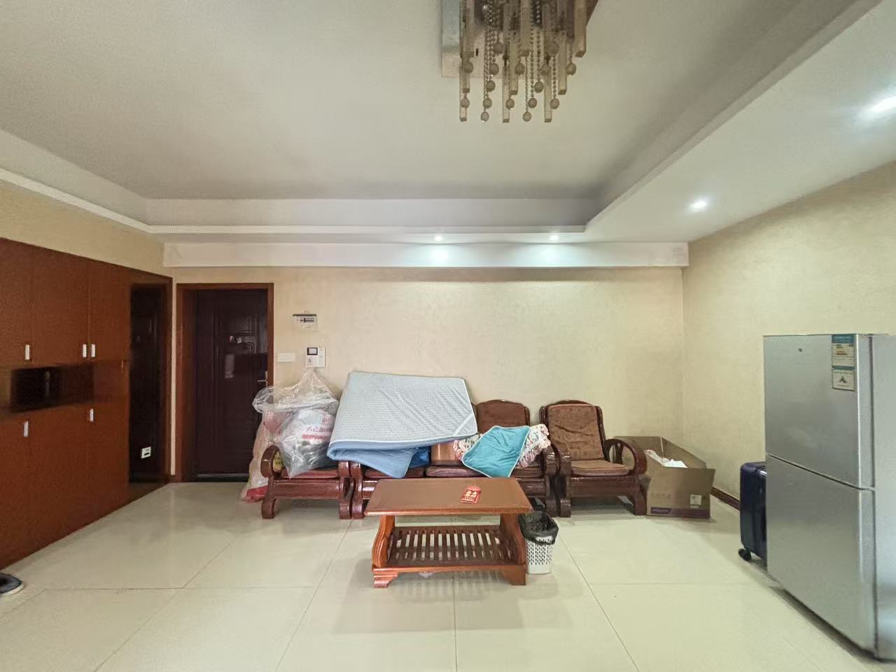 滨江财富中心 2室2厅1卫 1200.0元/月 滨江财富中心 2室2厅1卫 1200.0元/月室内图