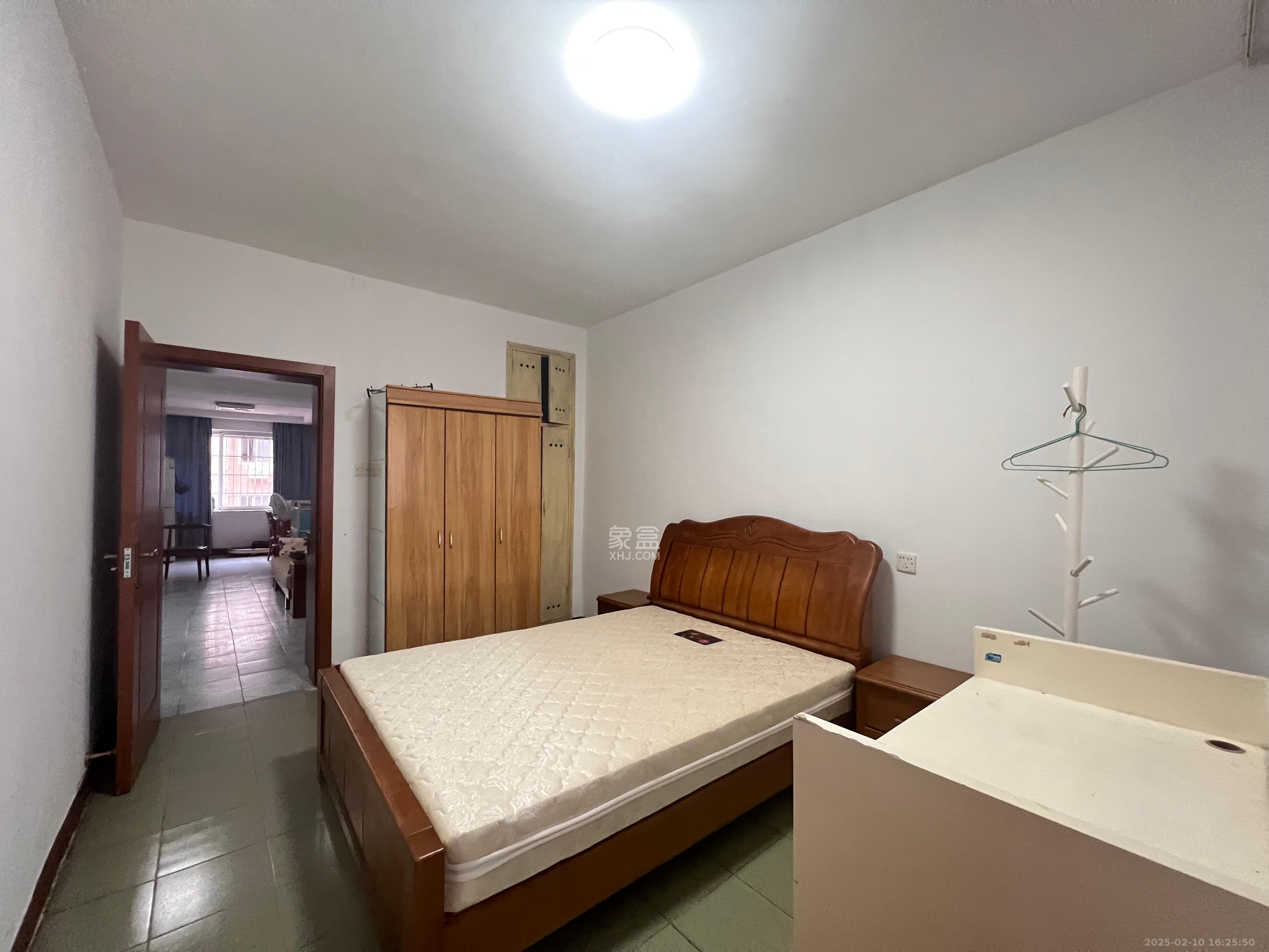 砂子塘社区 3室2厅1卫 2200.0元/月 砂子塘社区 3室2厅1卫 2200.0元/月室内图