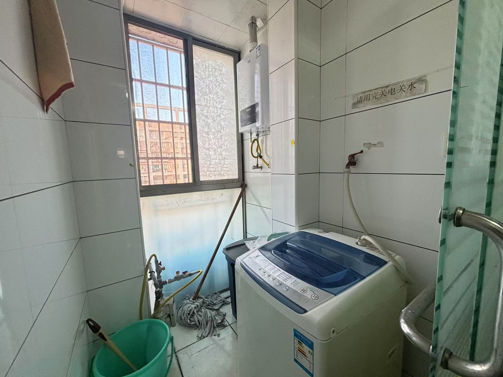 滨江财富中心 2室2厅1卫 1200.0元/月 滨江财富中心 2室2厅1卫 1200.0元/月室内图