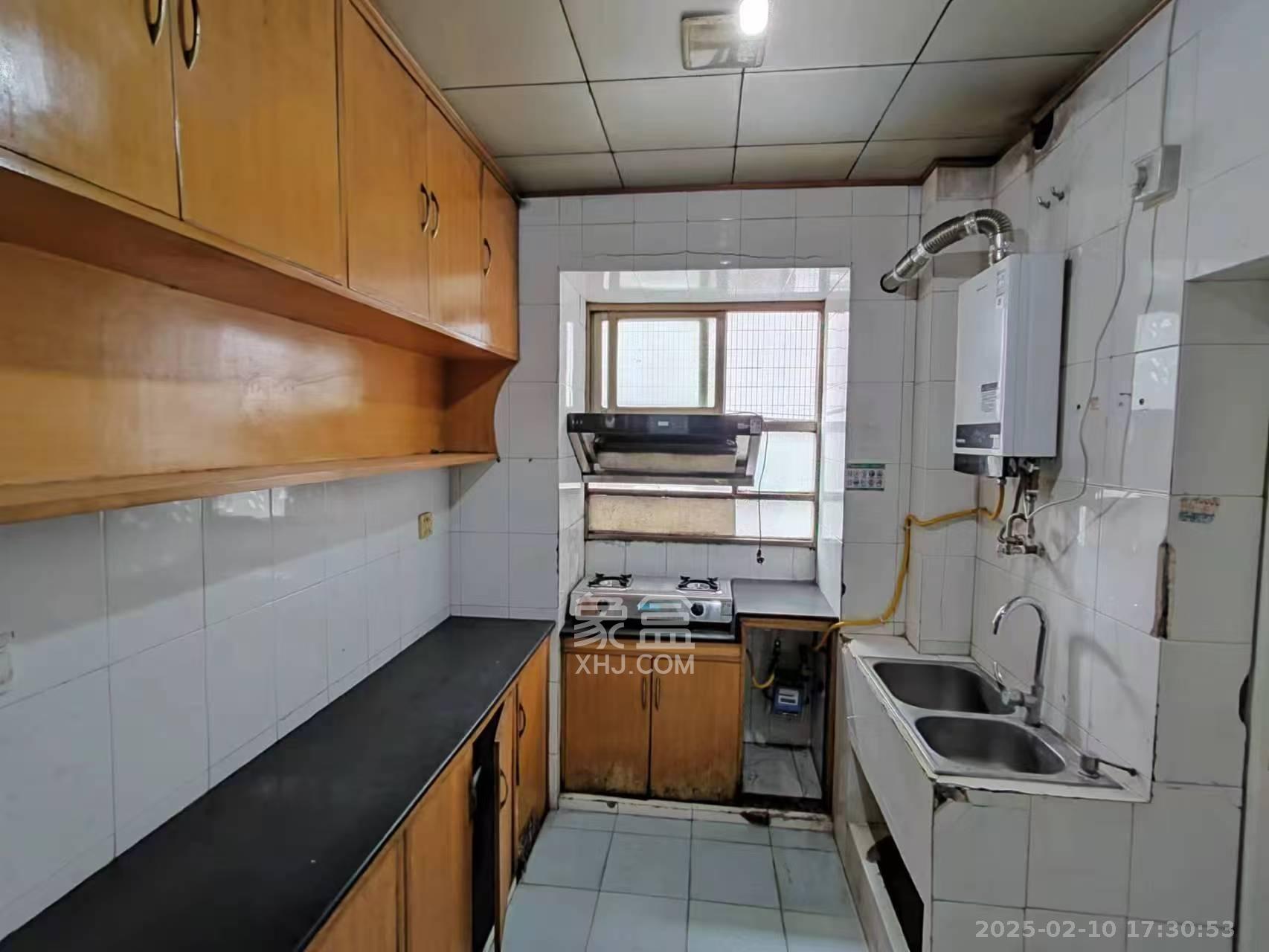 红色剧院宿舍 1室0厅0卫 2650.0元/月 红色剧院宿舍 1室0厅0卫 2650.0元/月室内图