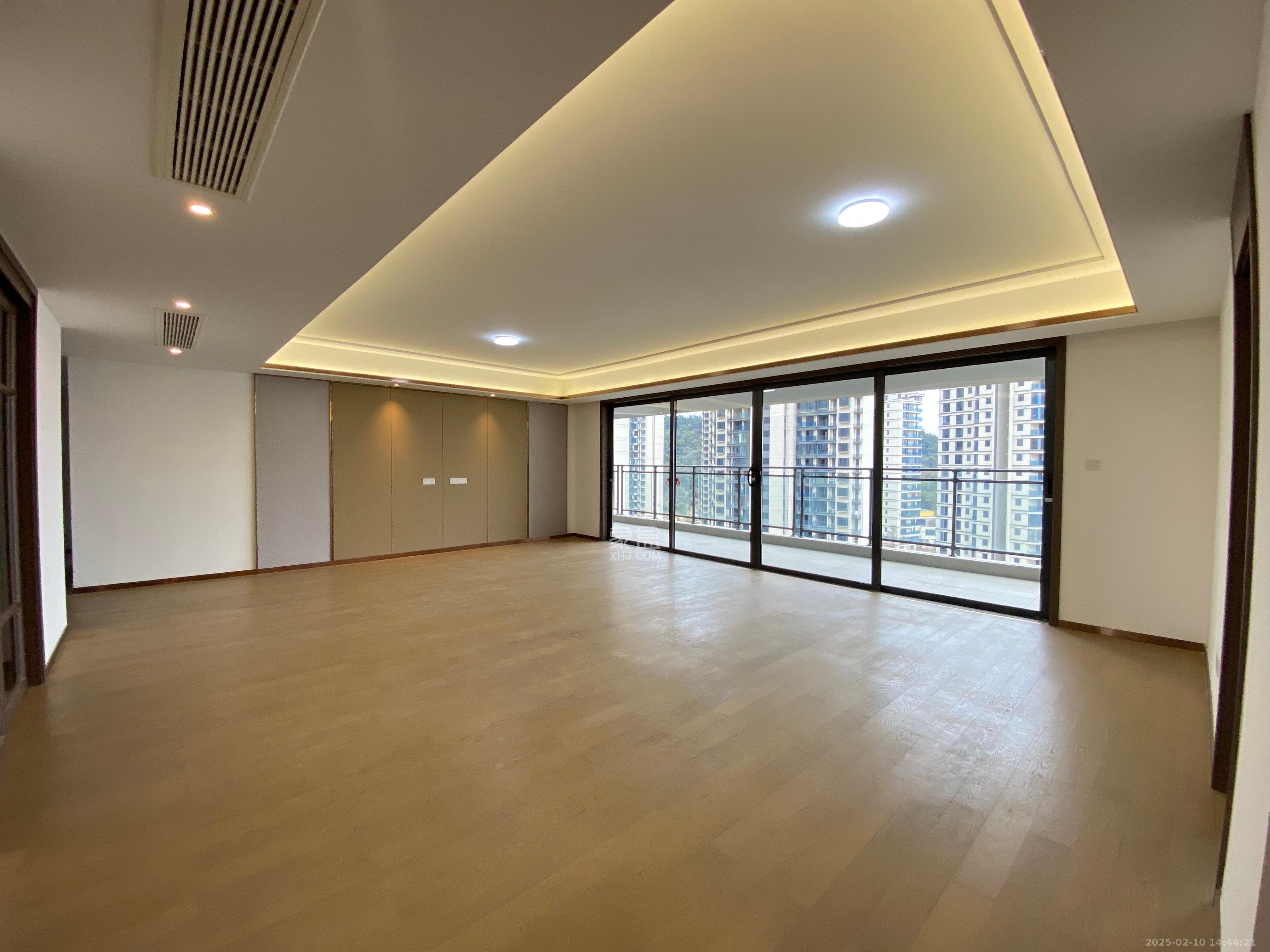 长沙万境潇湘  5室2厅3卫   5500.00元/月室内图