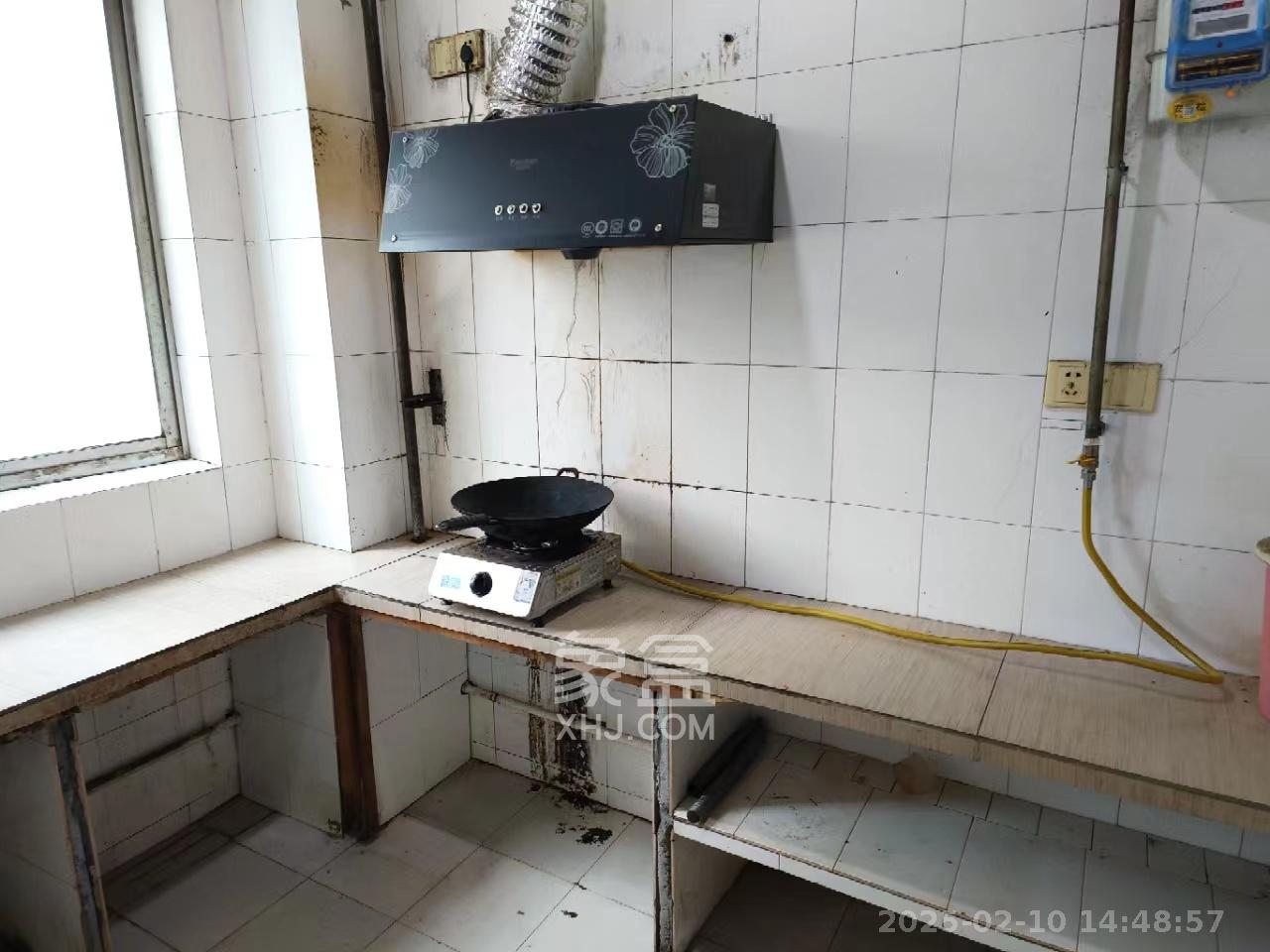 中南汽车世界  2室2厅1卫   1000.00元/月室内图