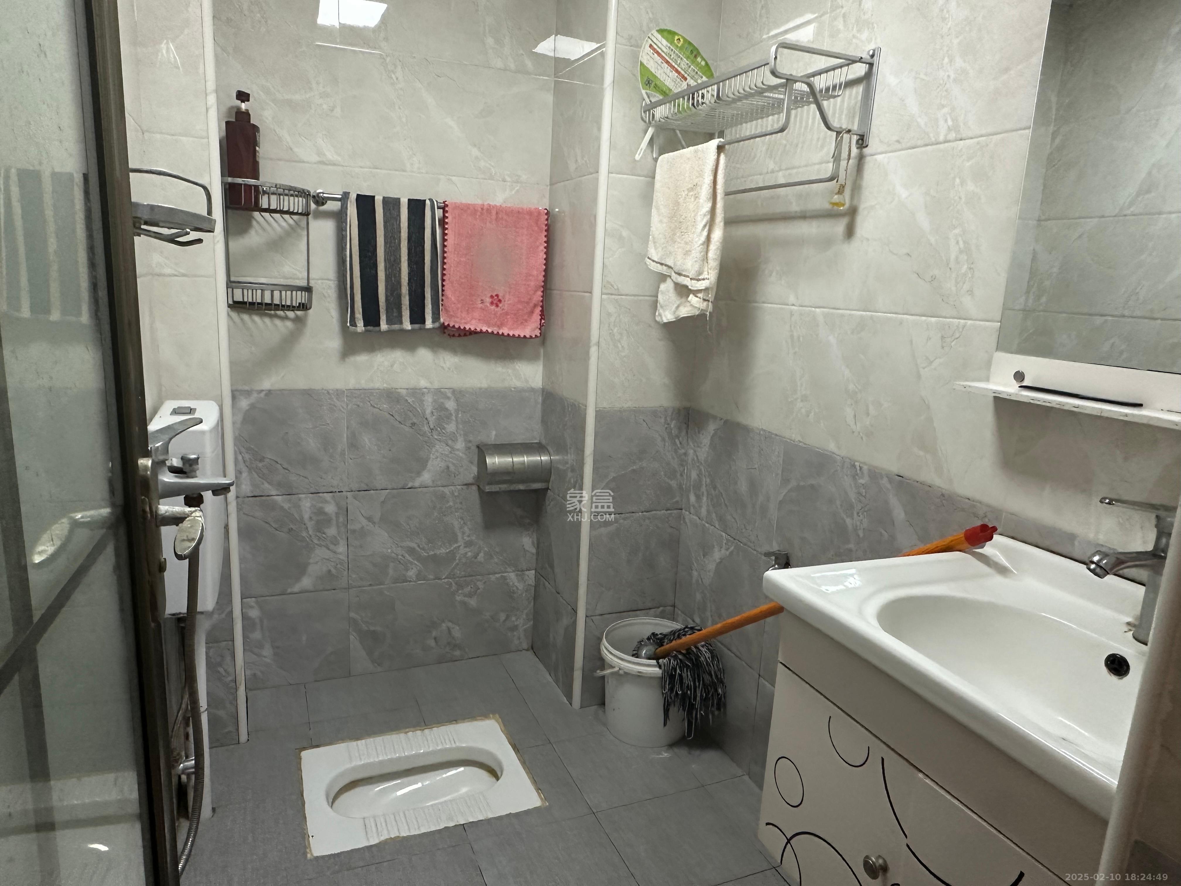 丰园城(鄱阳小区二期) 1室1厅1卫 1300.00元/月 丰园城(鄱阳小区二期) 1室1厅1卫 1300.00元/月室内图