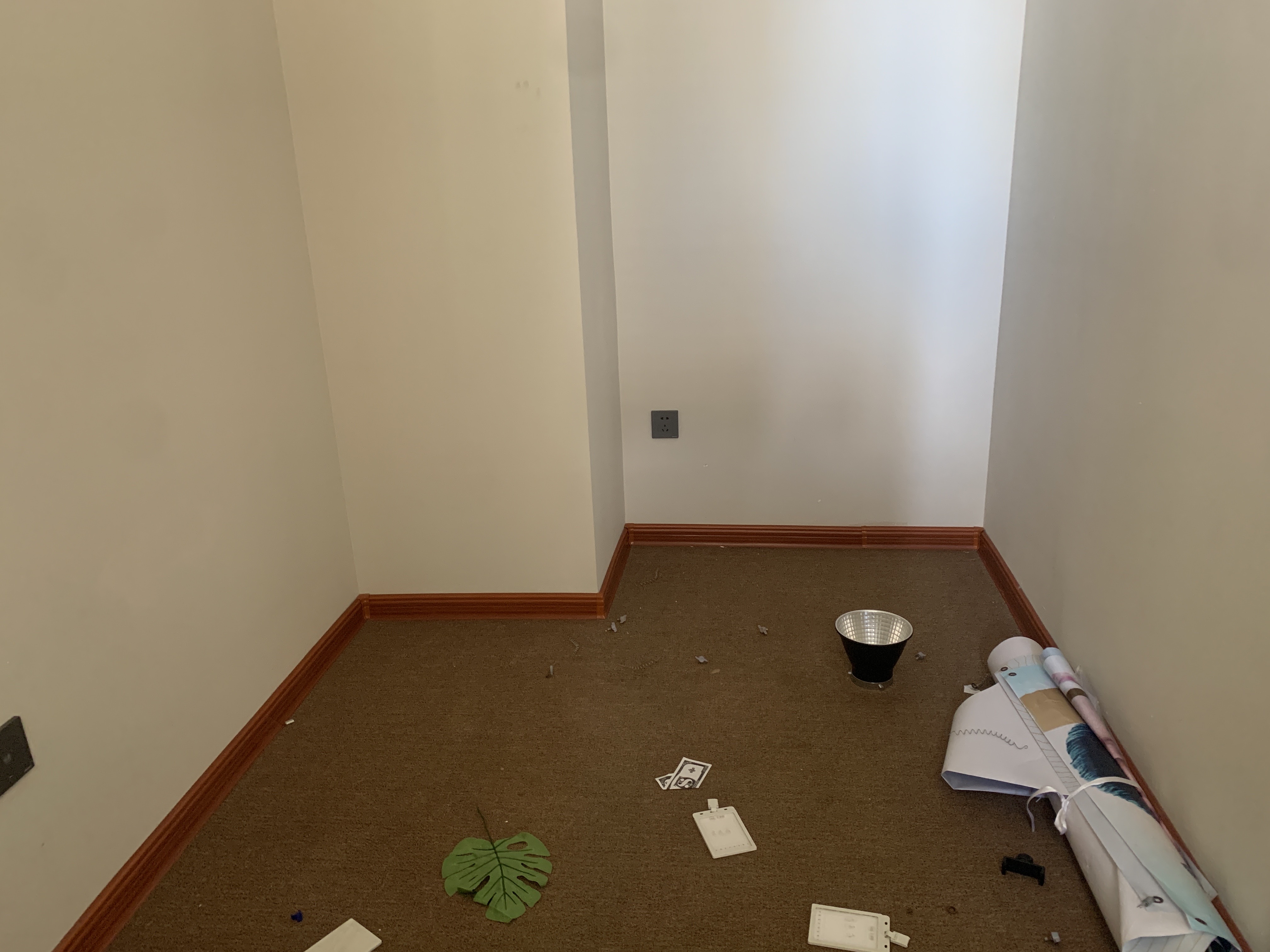 海航豪庭南苑 4室2厅3卫 400.0万 海航豪庭南苑 4室2厅3卫 400.0万客厅