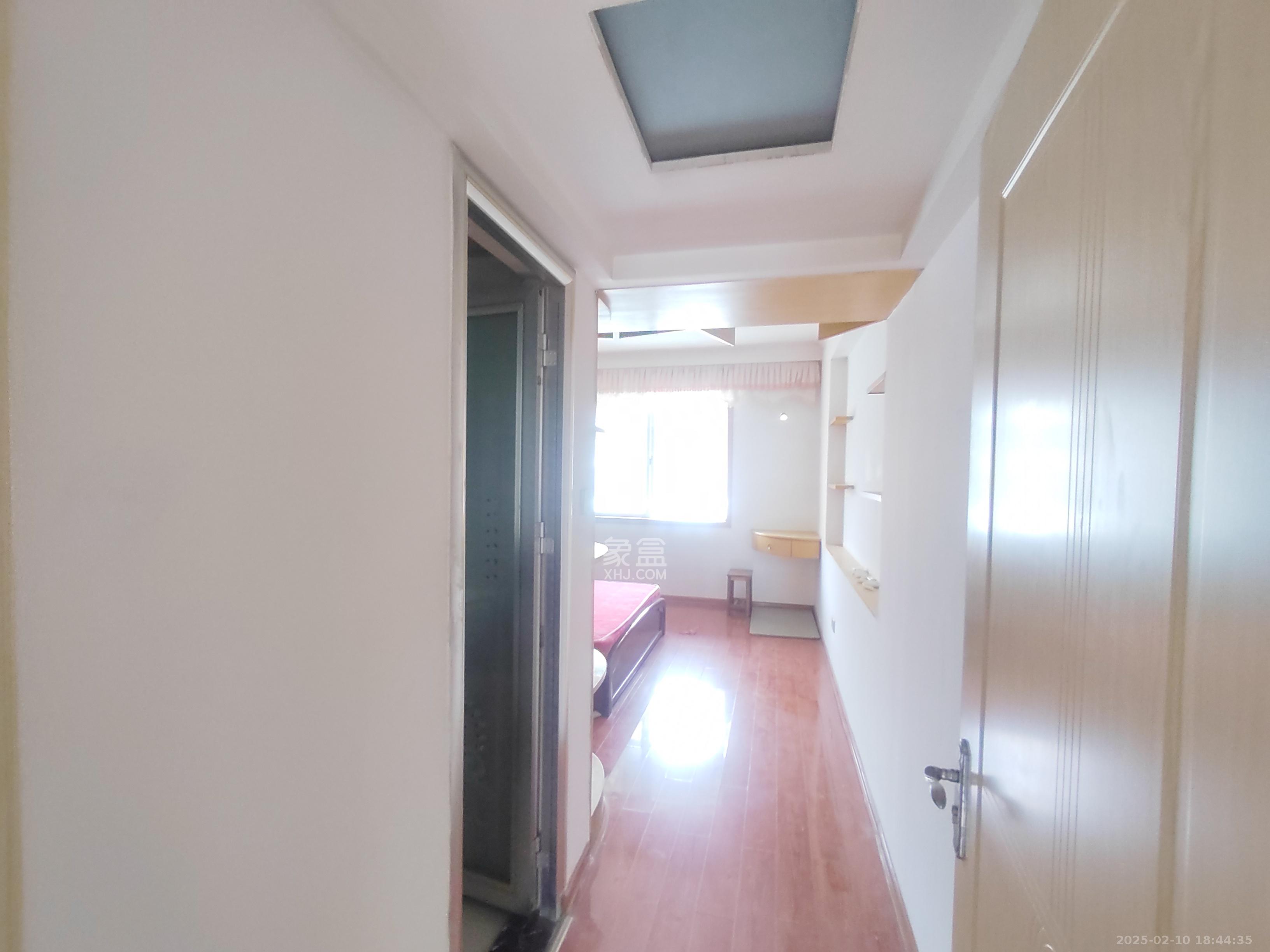 红树湾  3室2厅2卫   1800.00元/月室内图